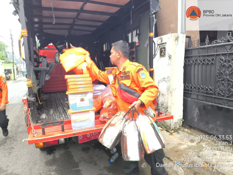 Kebakaran terjadi di permukiman padat penduduk di Jalan J, RT 6/RW 10, Kebon Baru, Tebet, Jakarta Selatan. (Foto/BPBD DKI)