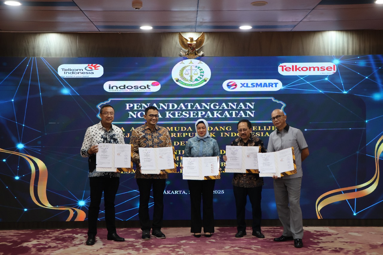 Kejagung Gandeng 4 Operator Telekomunikasi untuk Perkuat Penegakan Hukum Kejagung Gandeng 4 Operator Telekomunikasi untuk Perkuat Penegakan Hukum. (Foto/Kejaksaan Agung)