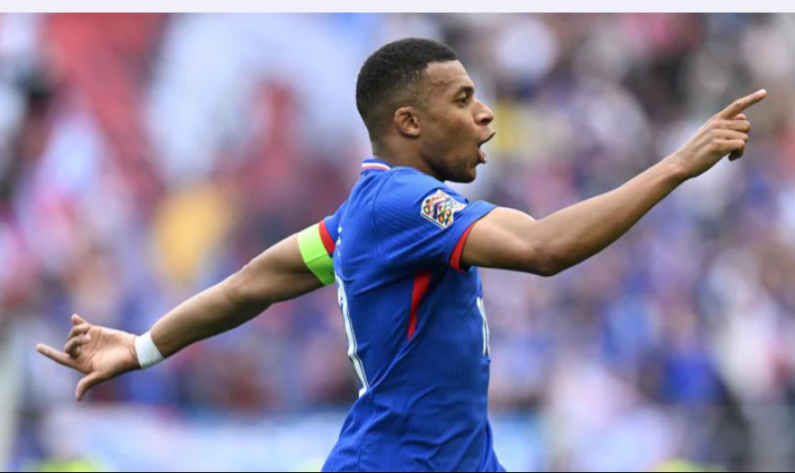 Mbappé Catatkan Sejarah di UEFA Nations League, Torehkan Gol Internasional ke-50 Kylian Mbappe penyerang Prancis. (Poto/doc. UEFA)