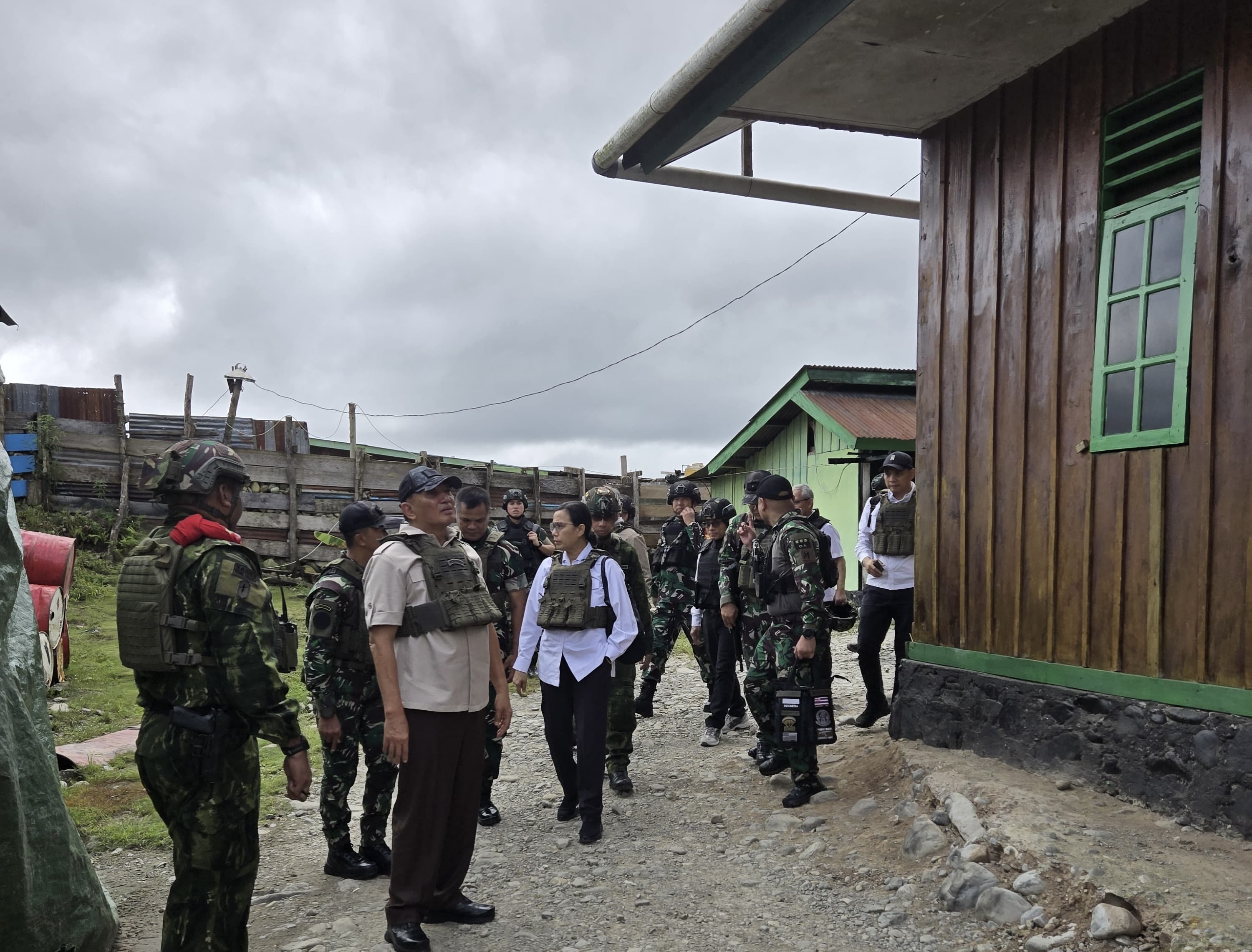Menhan dan Menkeu Tinjau Wilayah Rawan Konflik di Nduga Papua. (Foto/Kemenhan)