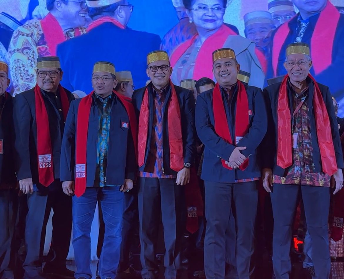 Menteri Pelindungan Pekerja Migran Indonesia (P2MI) Abdul Kadir Karding resmi menjabat sebagai Sekretaris Jenderal (Sekjen) Kerukunan Keluarga Sulawesi Selatan (KKSS) periode 2025–2030.  (BeritaNasional/Elvis Sendouw/HO Hms P2MI)