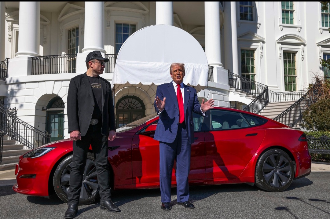 Presiden AS Donald Trump bersama Elon Musk saat masih rukun. (BeritaNasional/X)