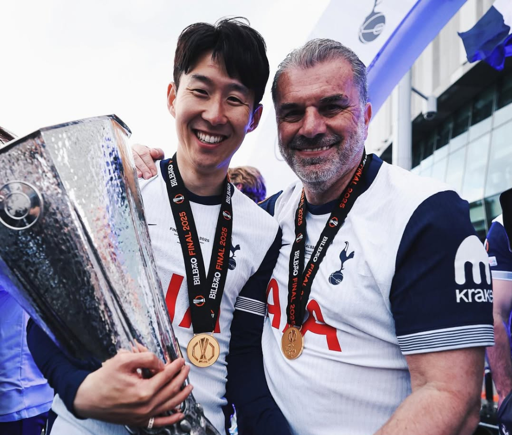 Pemain Tottenham Hotspurs Son Heung-min (kiri) bersama Ange Postecoglou. (Foto/Instagram Son Heung-min))