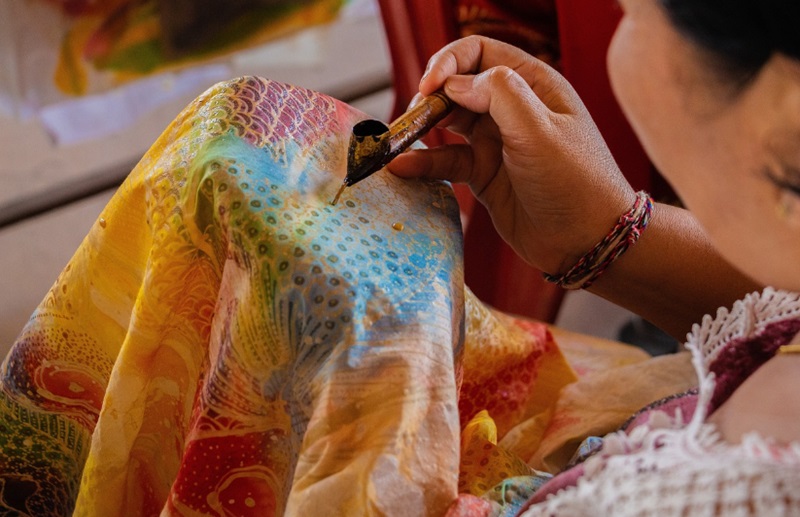 Ilustrasi membuat batik (Foto/Pixabay)