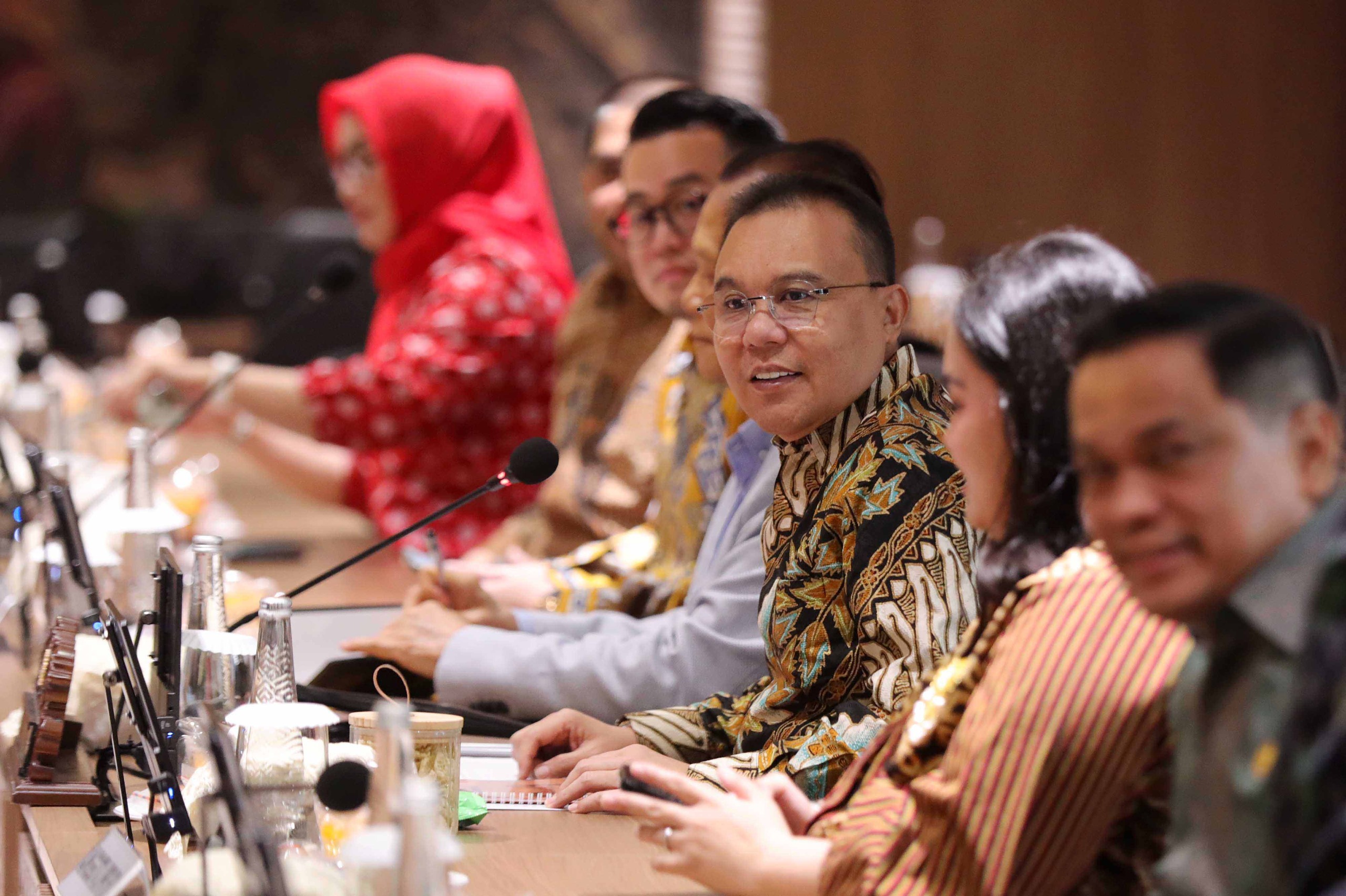 Ketua DPR RI Sufmi Dasco Ahmad menerima kunjungan Serikat Pekerja PT POS Indonesia. (BeritaNasional/Elvis Sendouw/HO SP)