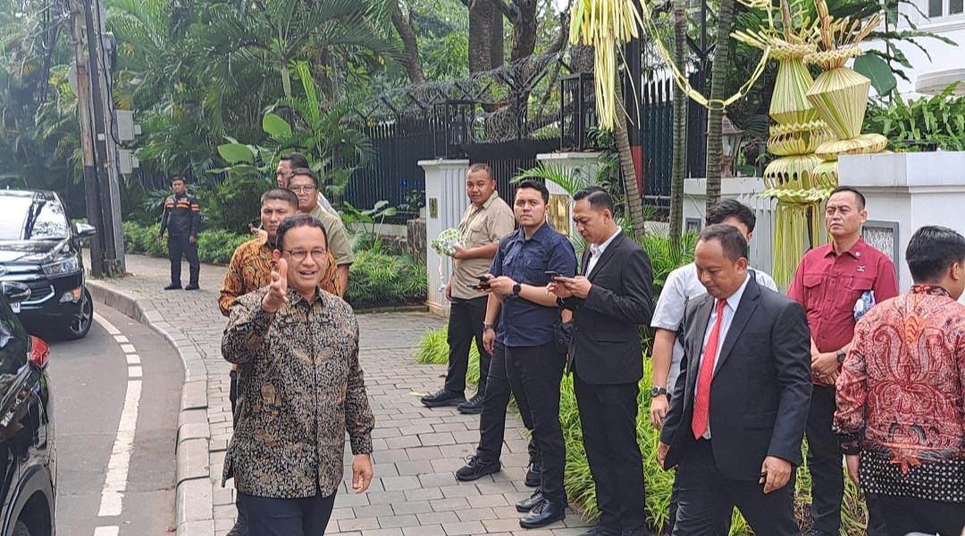 Mantan Gubernur DKI Anies Baswedan hadir dk avatar akad nikah putri Gubernur DKI Jakarta Pramono Anung, Menteng Jakarta Pusat. (BeritaNasional/Lydia)
