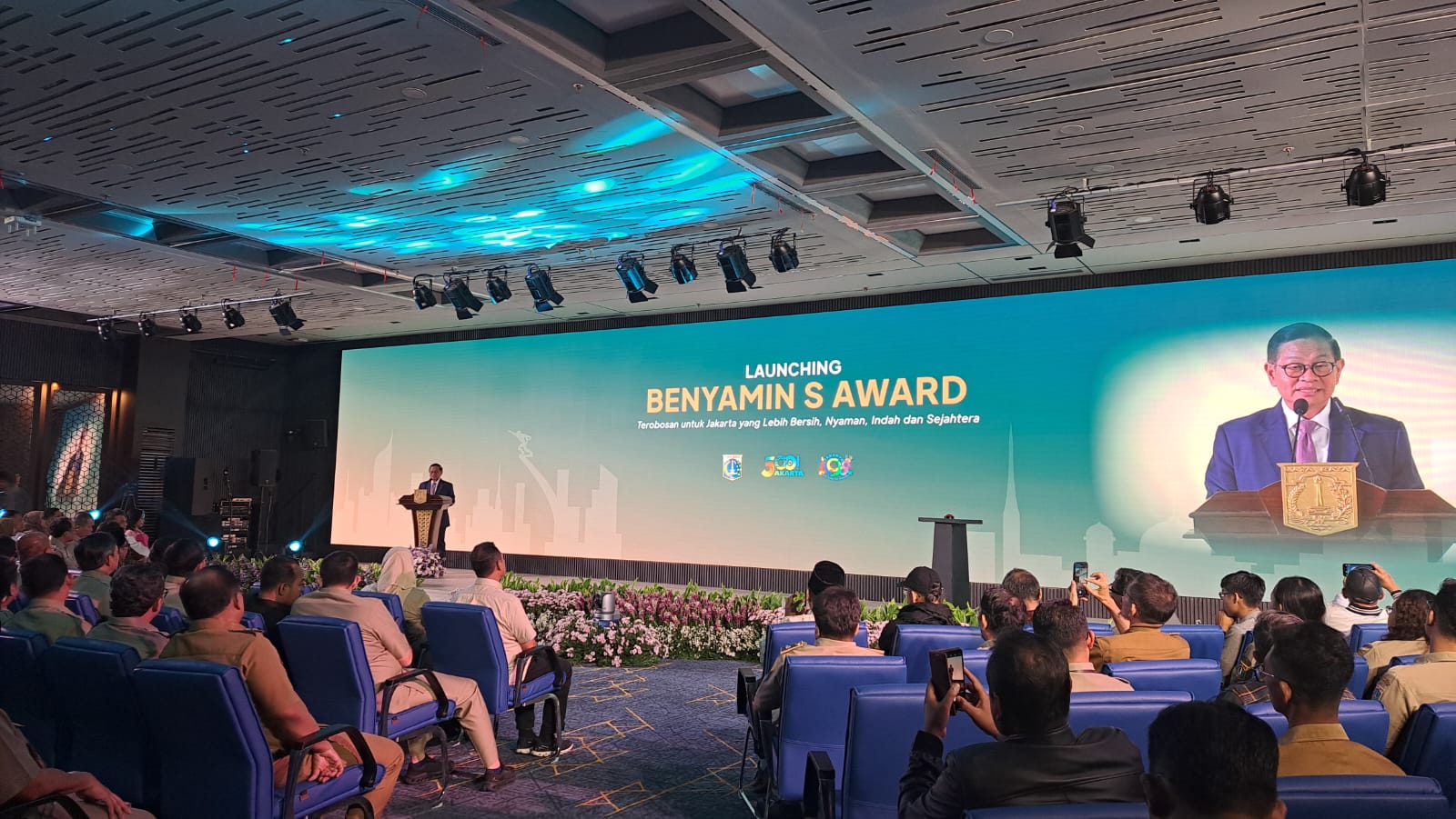 Gubernur DKI Jakarta Pramono Anung berpidato di Benyamin S Award di Balai Kota Jakarta. (BeritaNasional/Lydia)