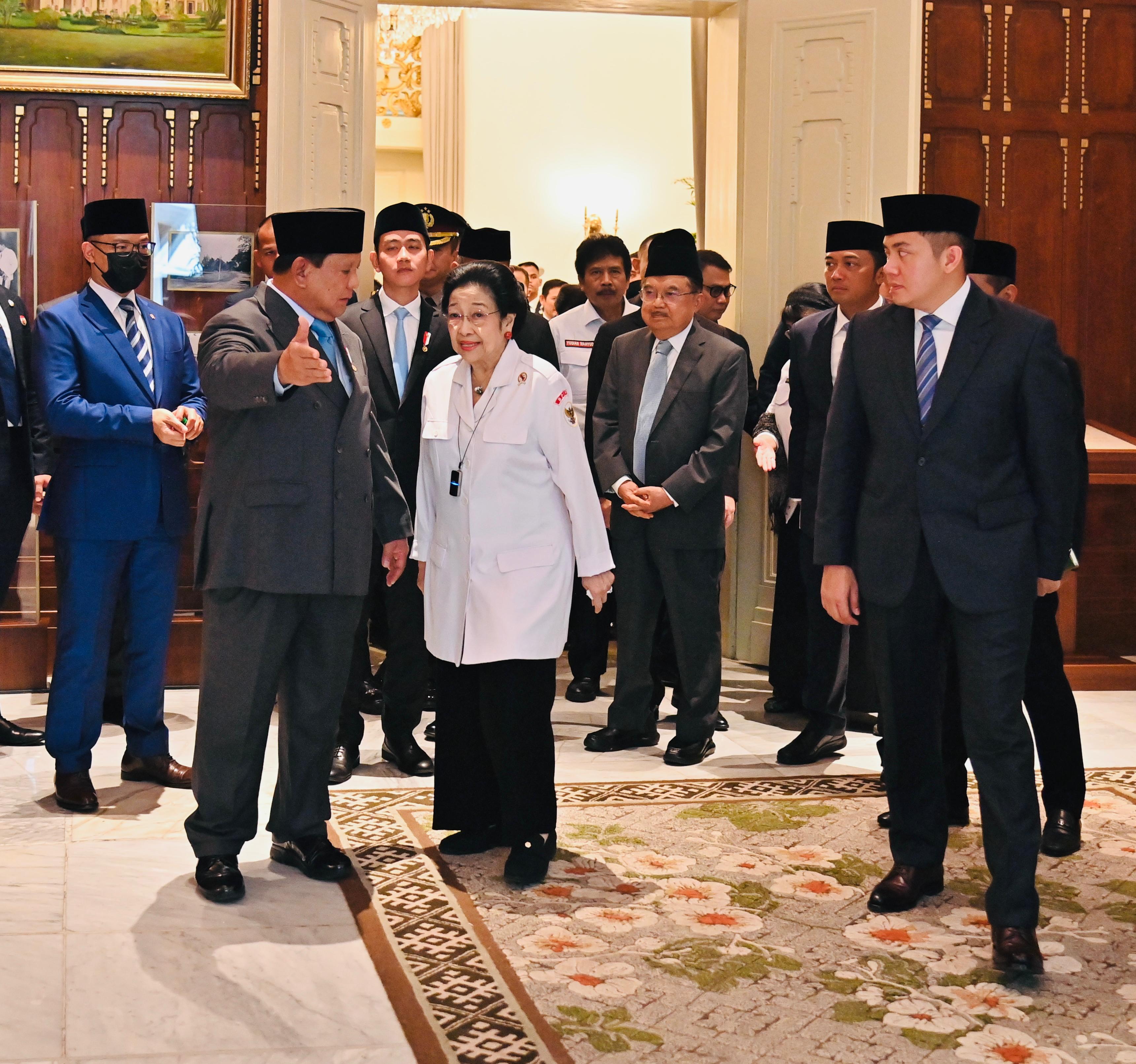 Presiden Prabowo bersama Megawati. (Foto/Set Wapres)