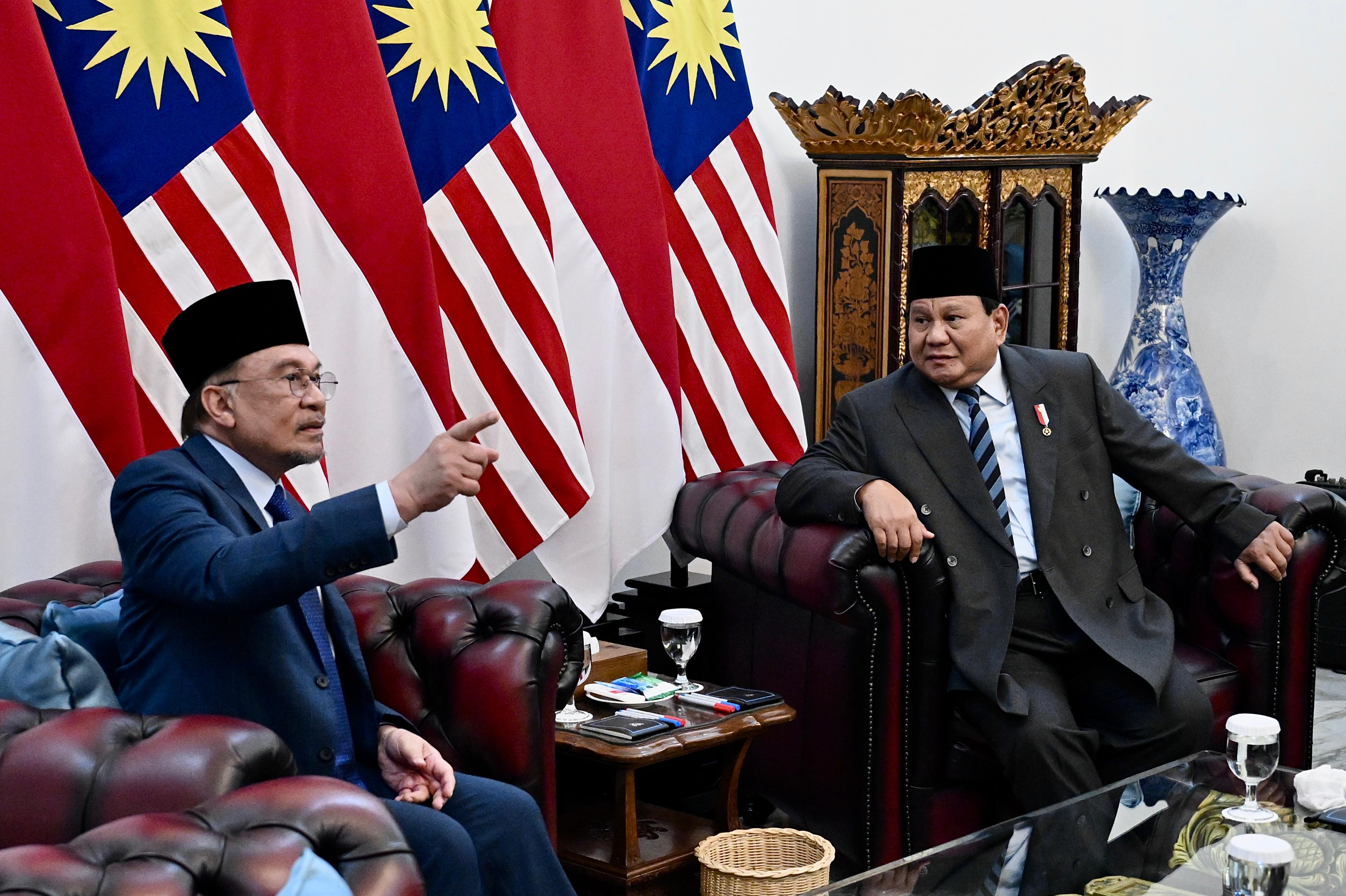 Momen Presiden Prabowo Sambut PM Malaysia Anwar Ibrahim di Istana Merdeka. (Foto/BPMI)