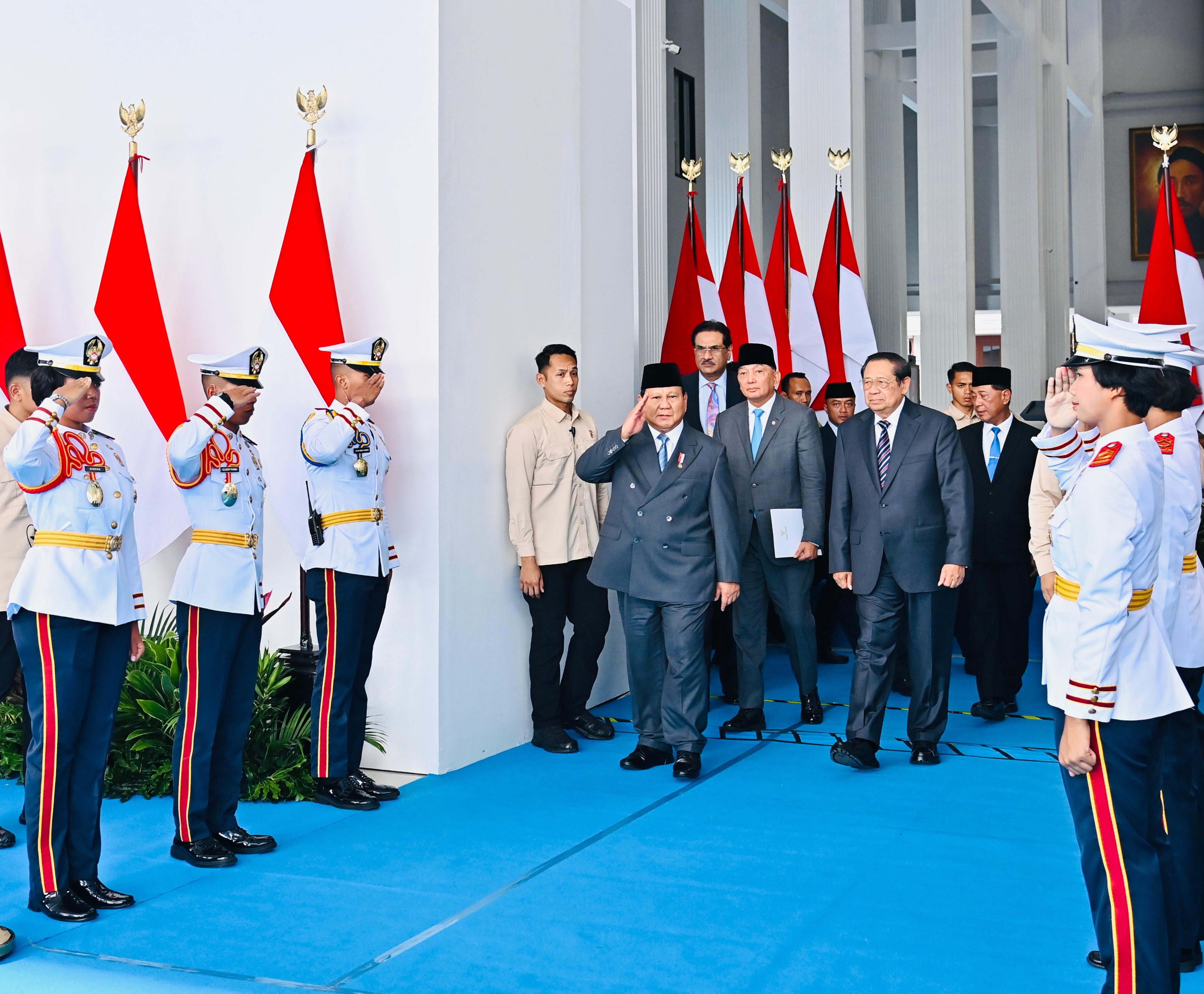 Presiden Prabowo Subianto saat meresmikan Kampus Bhinneka Tunggal Ika Unhan. (Foto/BPMI Setpres)