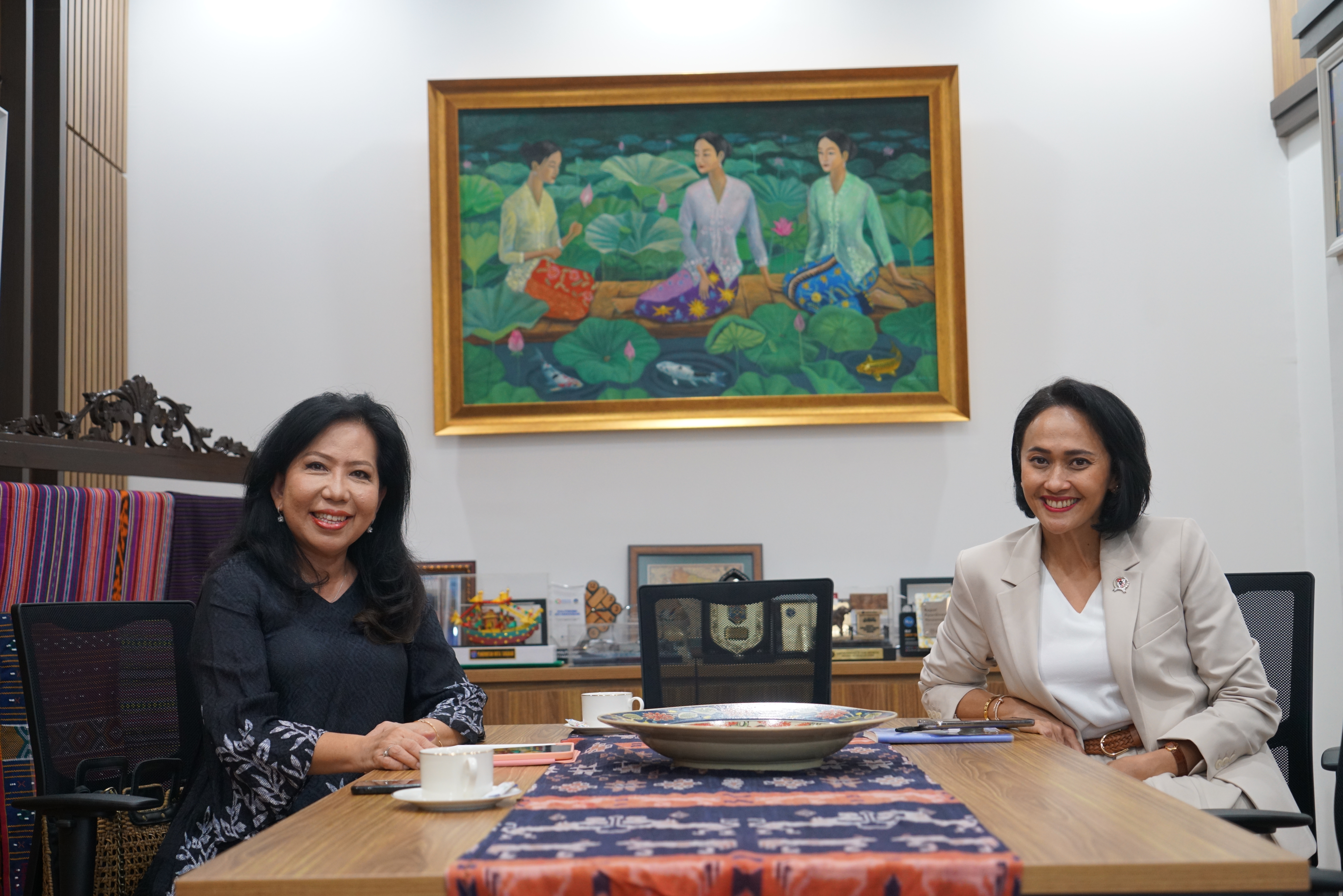 Wakil Menteri Pelindungan Pekerja Migran Indonesia (P2MI), Christina Aryani menerima pelaku usaha terapis spa . (BeritaNasional/Elvis Sendouw/HO Hms P2MI)