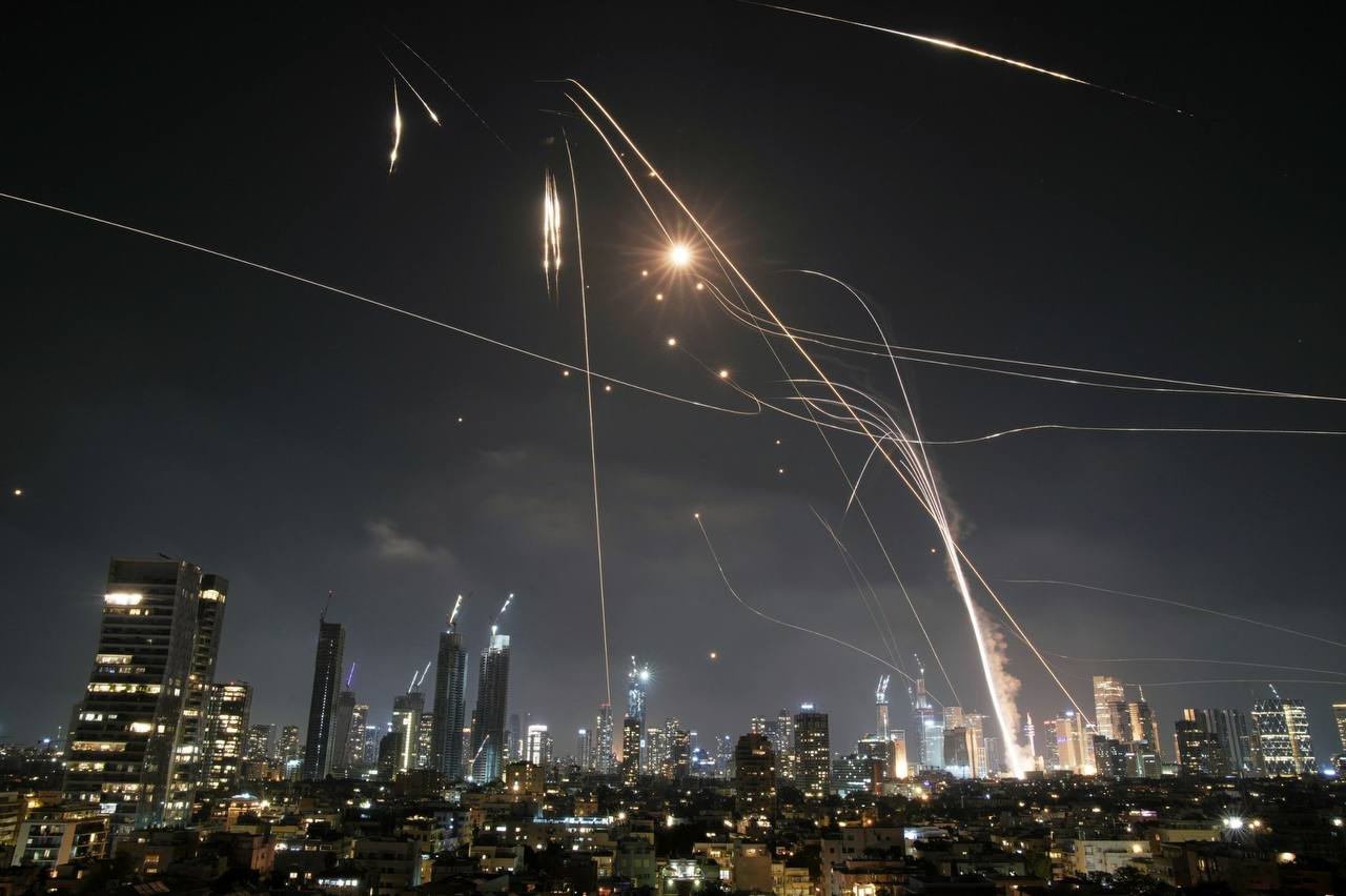 Serangan Iran ke Tel Aviv. (Foto/ X @IRIran_official)