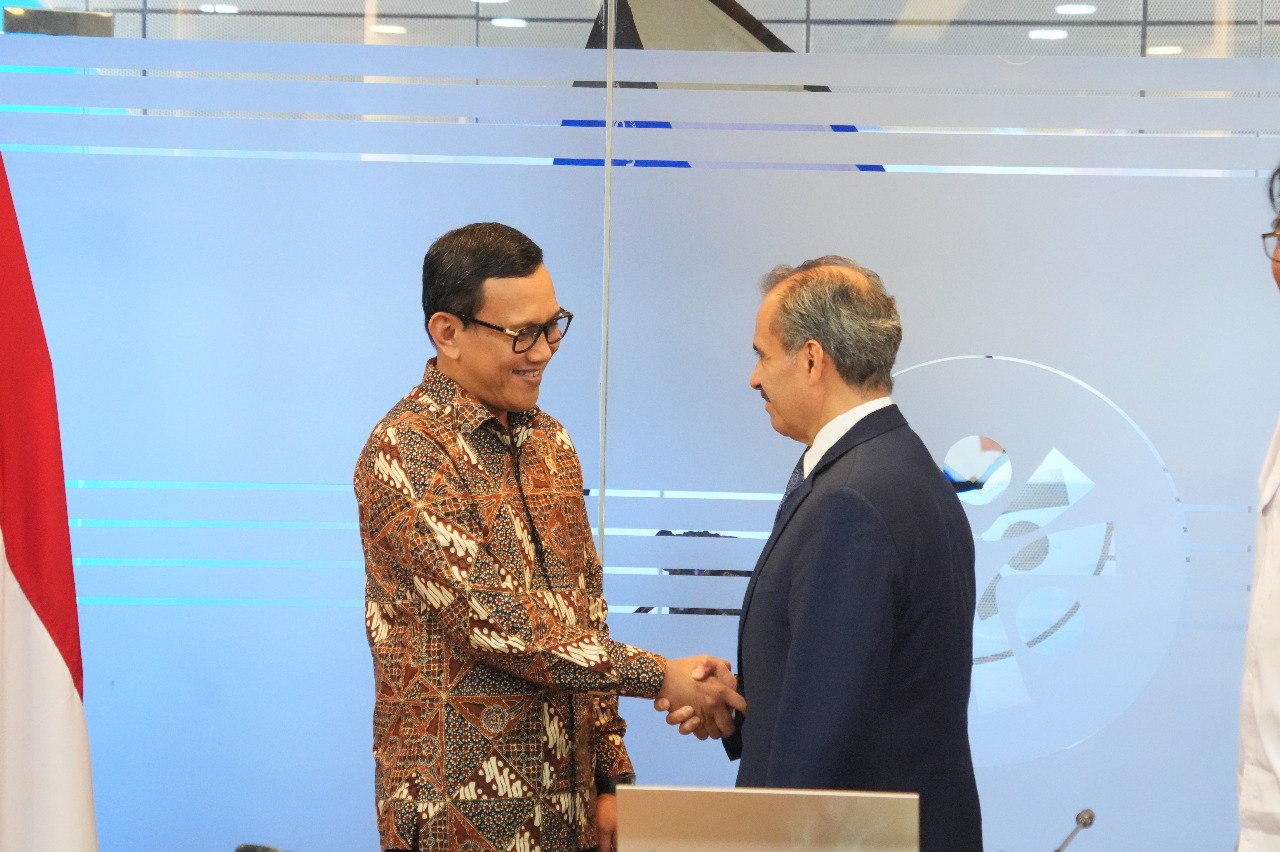 Menteri P2MI Abdul Kadir Karding menerima kunjungan resmi Duta Besar (Dubes) Guatemala untuk Indonesia. (BeritaNasional/Elvis Sendouw/HO Hms P2MI)