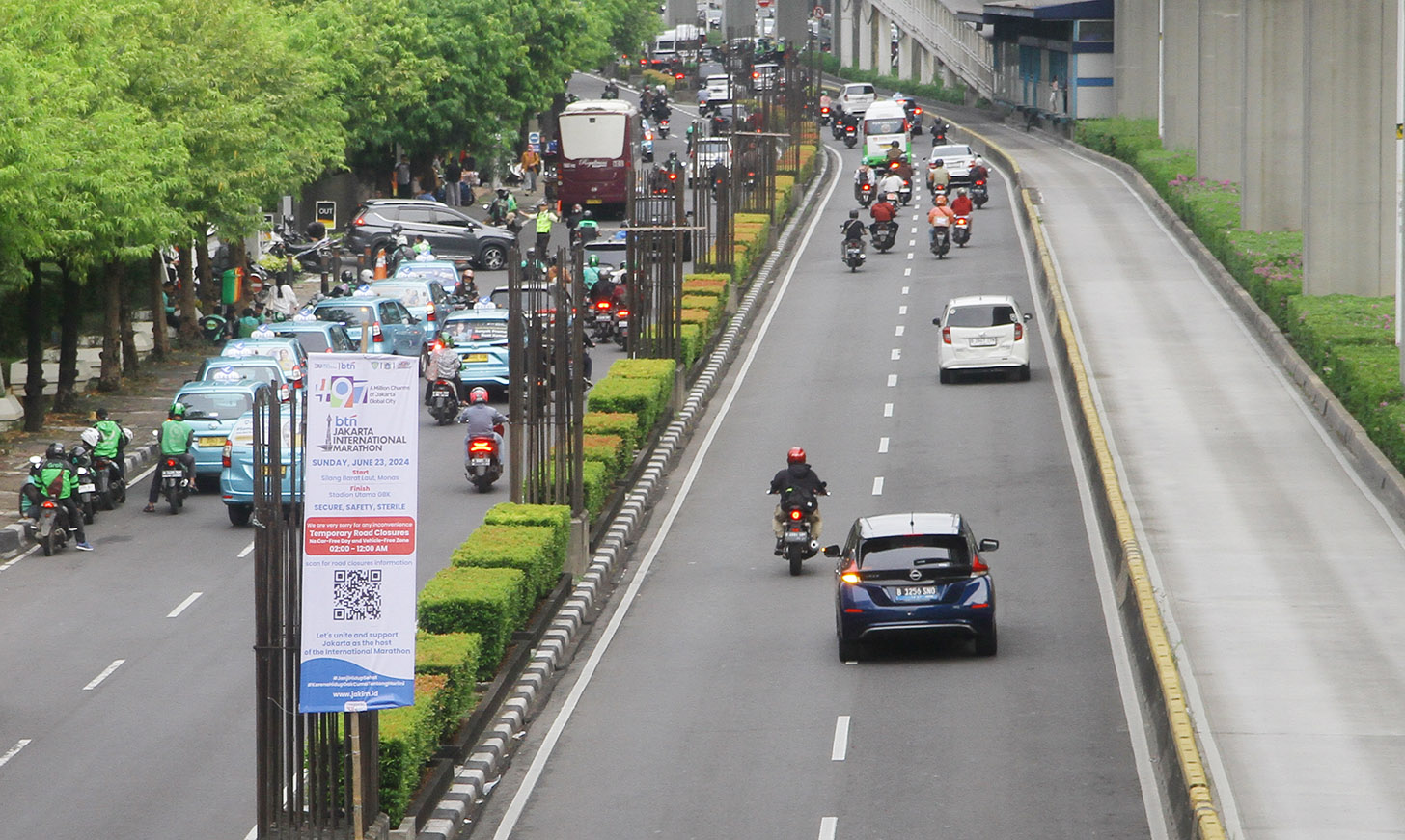 Pramono Anung Segera Surati Kajati untuk Bongkar Tiang Monorel di Kawasan Kuningan Tiang Monorel di Kawasan Kuningan. (BeritaNasional/Oke Atmaja)
