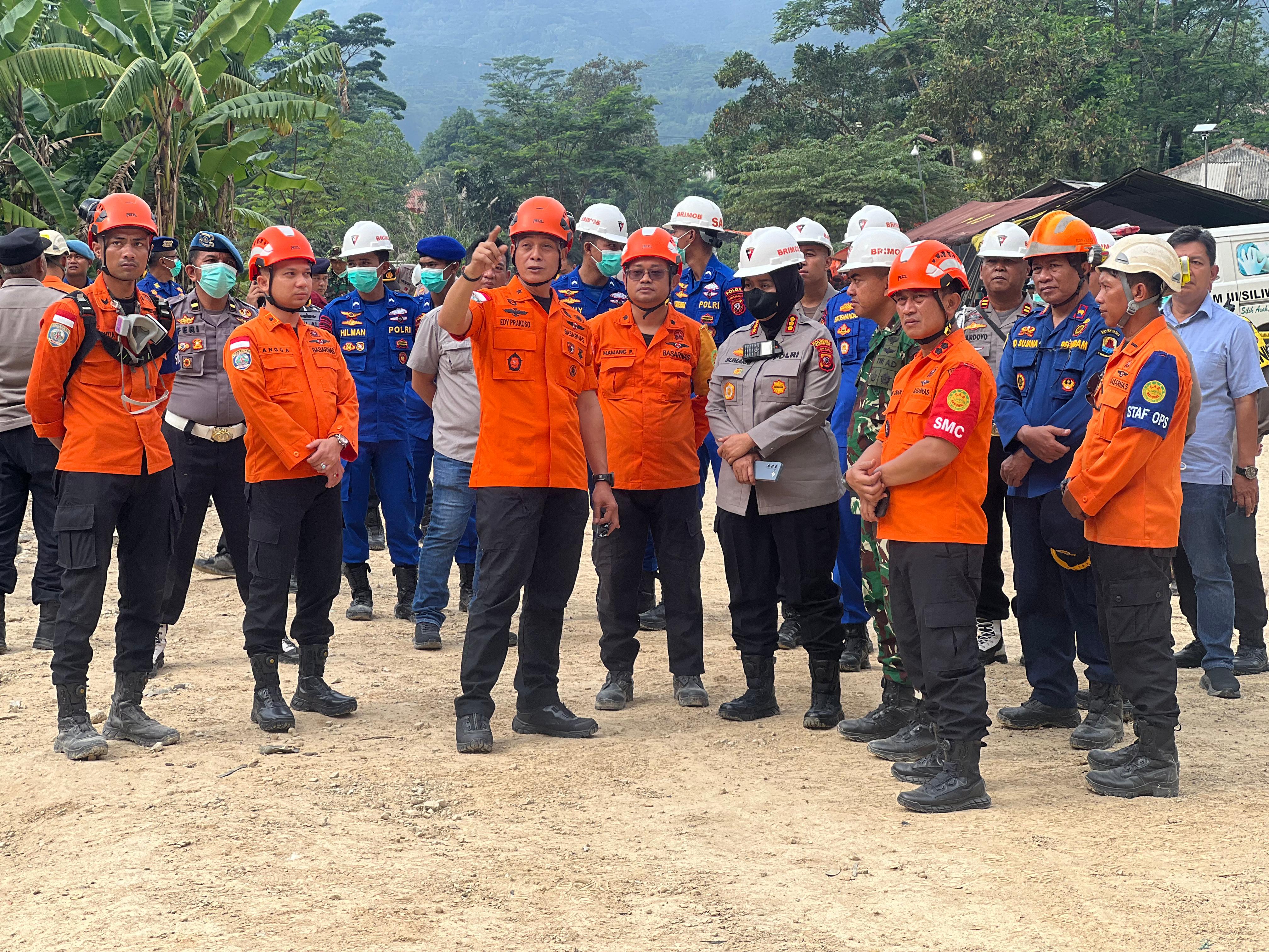Tim SAR Kerahkan Anjing Pelacak dan Drone Thermal Cari Korban Longsor Cirebon. (Foto/istimewa)