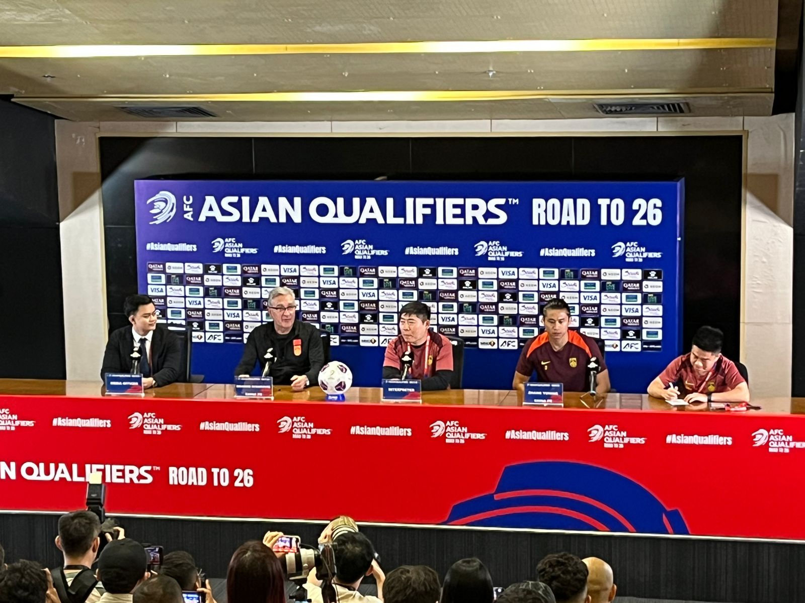 Timnas China dalam sesi konferensi pers. (BeritaNasional/Harits)