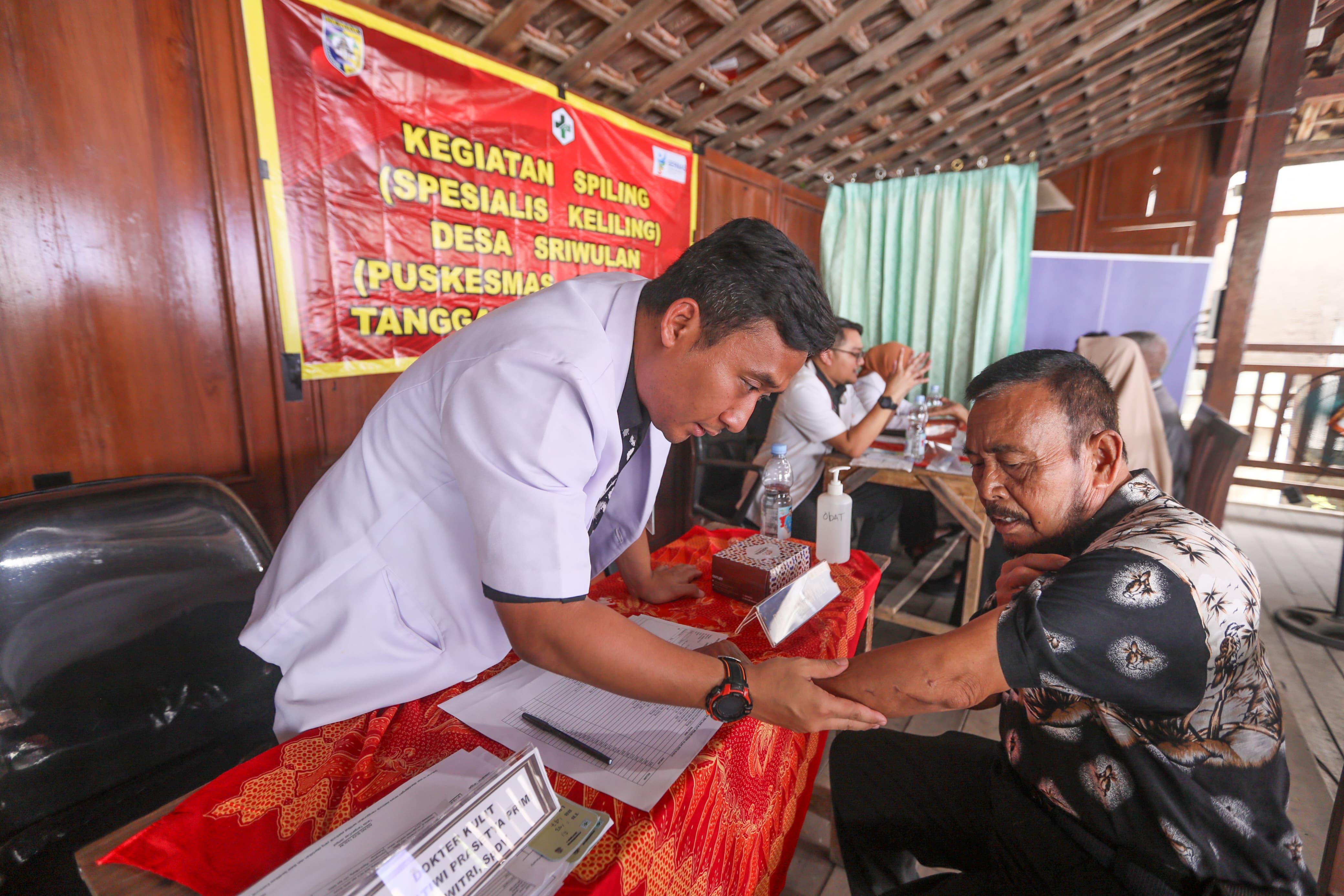 17.900 Warga Jateng Manfaatkan Program Dokter Spesialis Keliling Warga Jateng Manfaatkan Program Dokter Spesialis Keliling. (Foto/Febry)