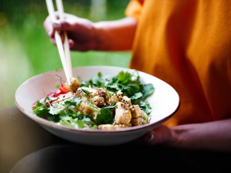 Makan salad (Foto/Pixabay)