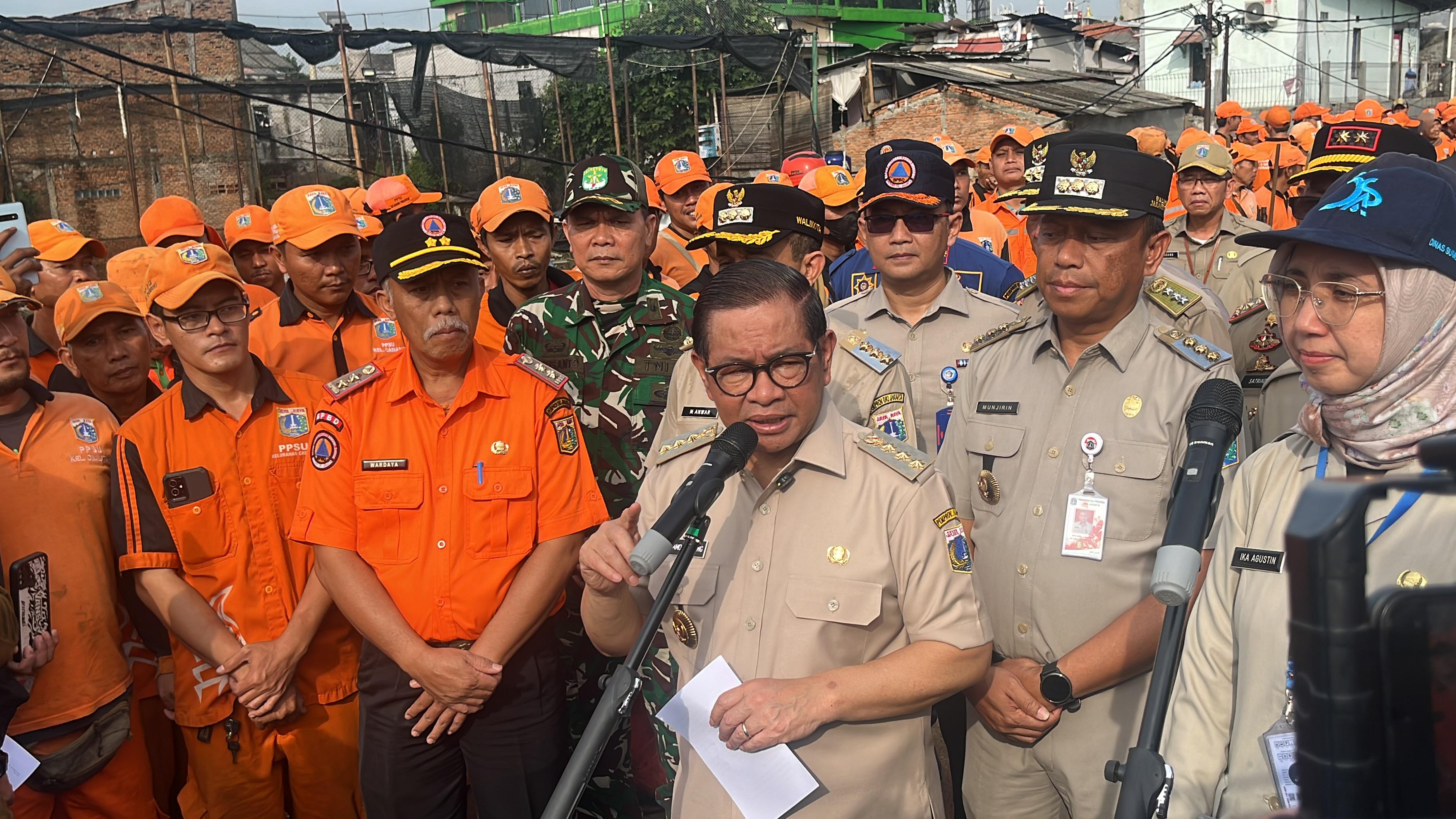 Gubernur DKI Jakarta Pramono Anung saat memberikan keterangan banjir Jakarta. (BeritaNasional/Lydia)
