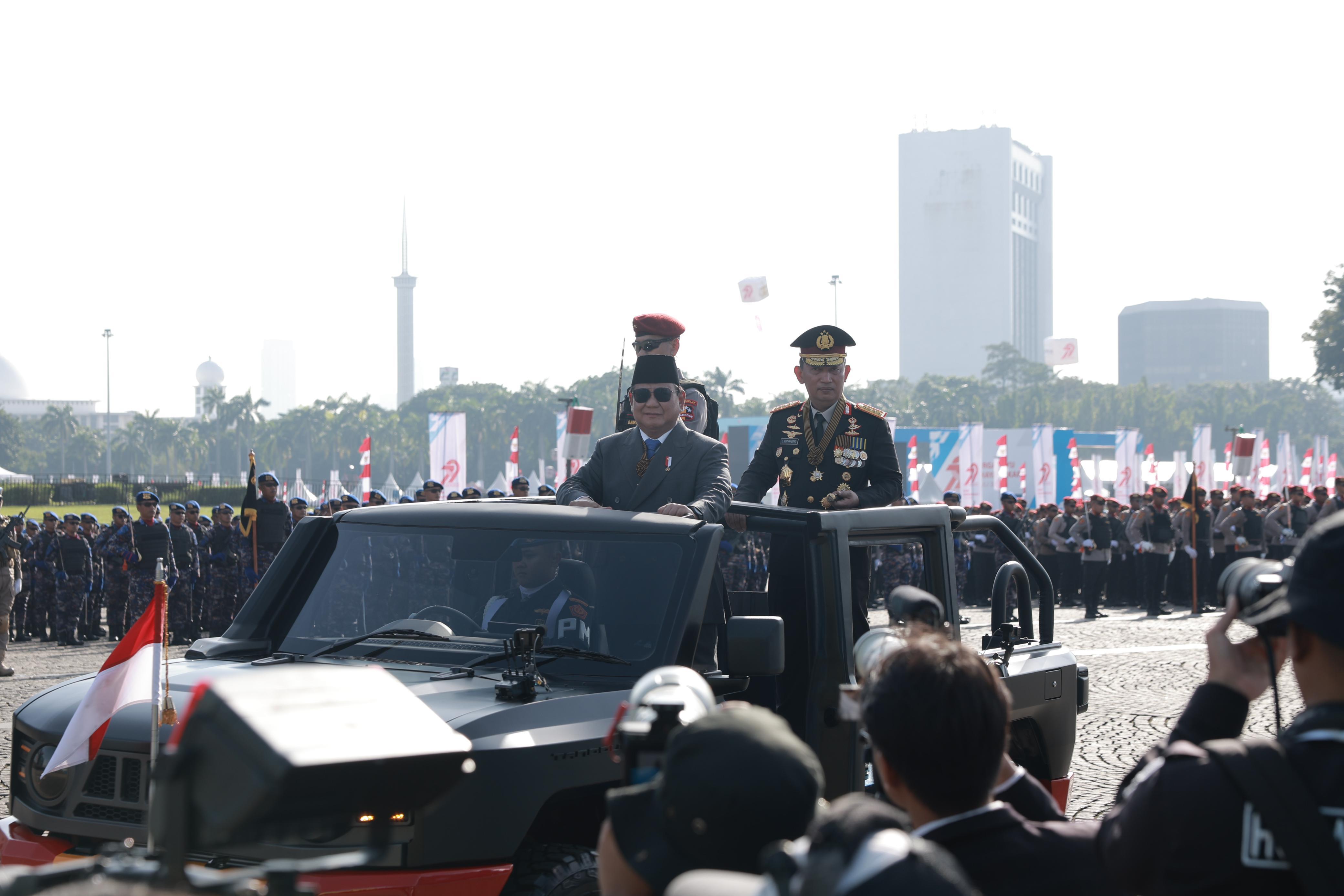Presiden Prabowo Subianto pimpin upacara HUT Bhayangkara di Monas Jakarta Pusat. (BeritaNasional/Setpres)