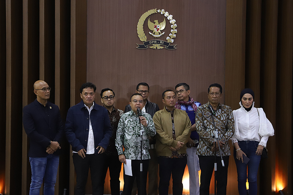 Konferensi pers abolisi Tom Lembong dan amnesti Hasto. (BeritaNasional/Elvis Sendouw)