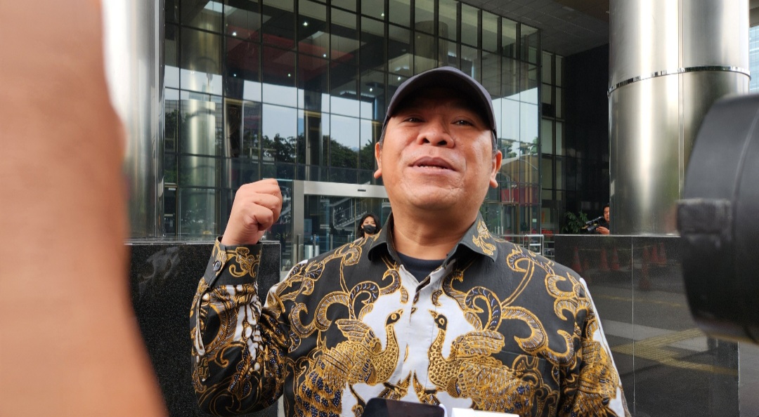 Eks Stafsus Kemnaker Luqman Hakim Irit Bicara Usai Diperiksa KPK soal Pemerasan TKA Mantan stafsus Menaker Hanif Dakiri, Luqman Hakim datang penuhi panggilan KPK. (BeritaNasional/Panji)