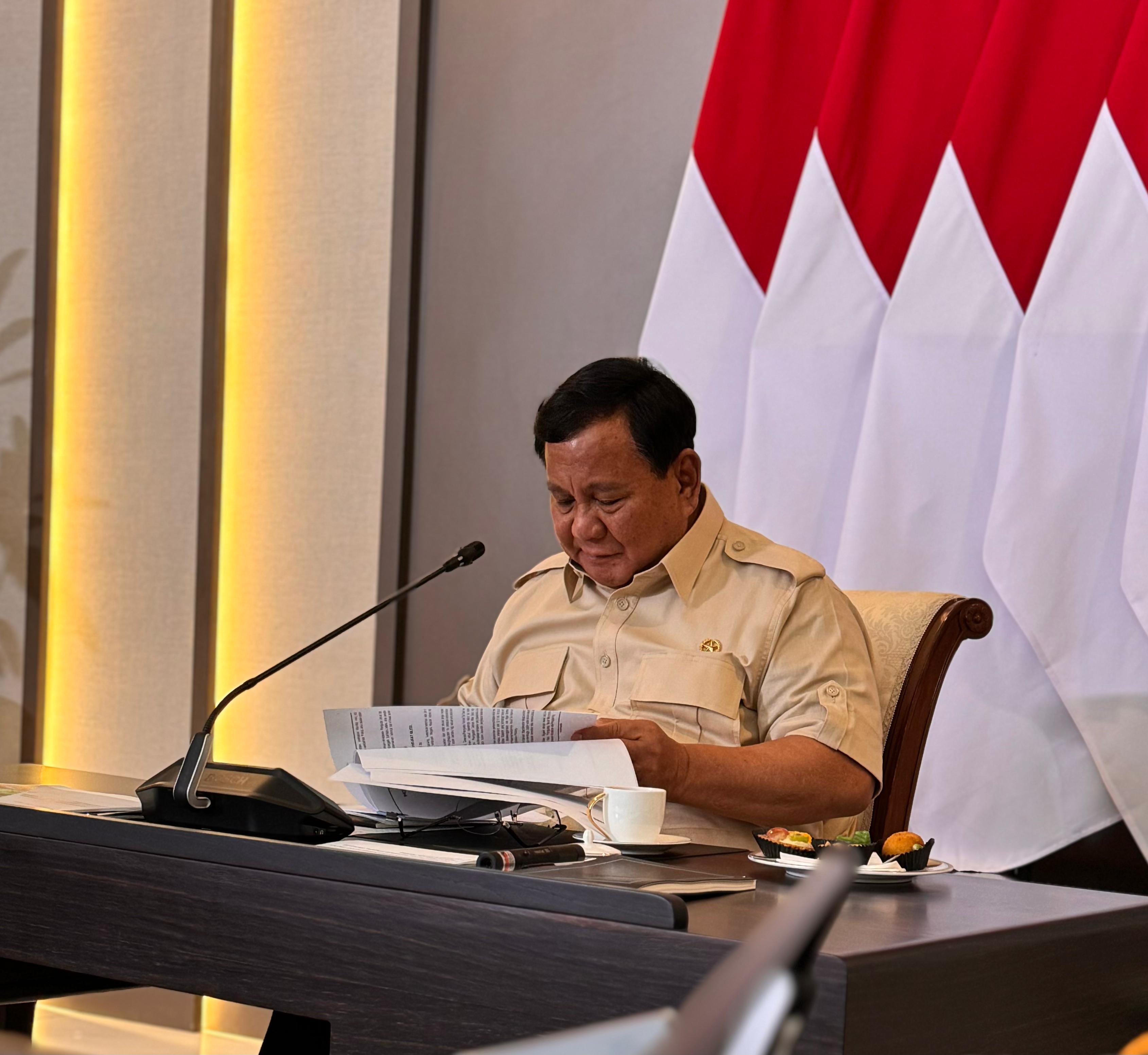 Presiden Prabowo Subianto menggelar Ratas pada Minggu (20/7/2025). (Foto/BPMI)