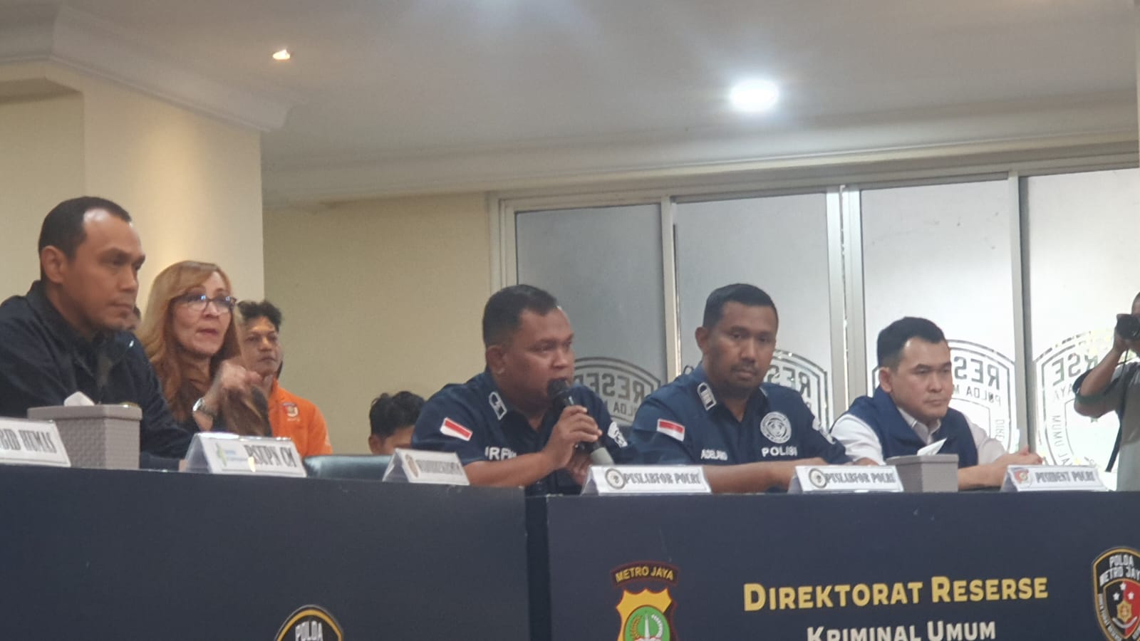 Polda Metro Jaya melakukan konferensi pers kasus kematian diplomat Kemlu Arya Daru. (BeritaNasional/Bachtiarudin Alam)