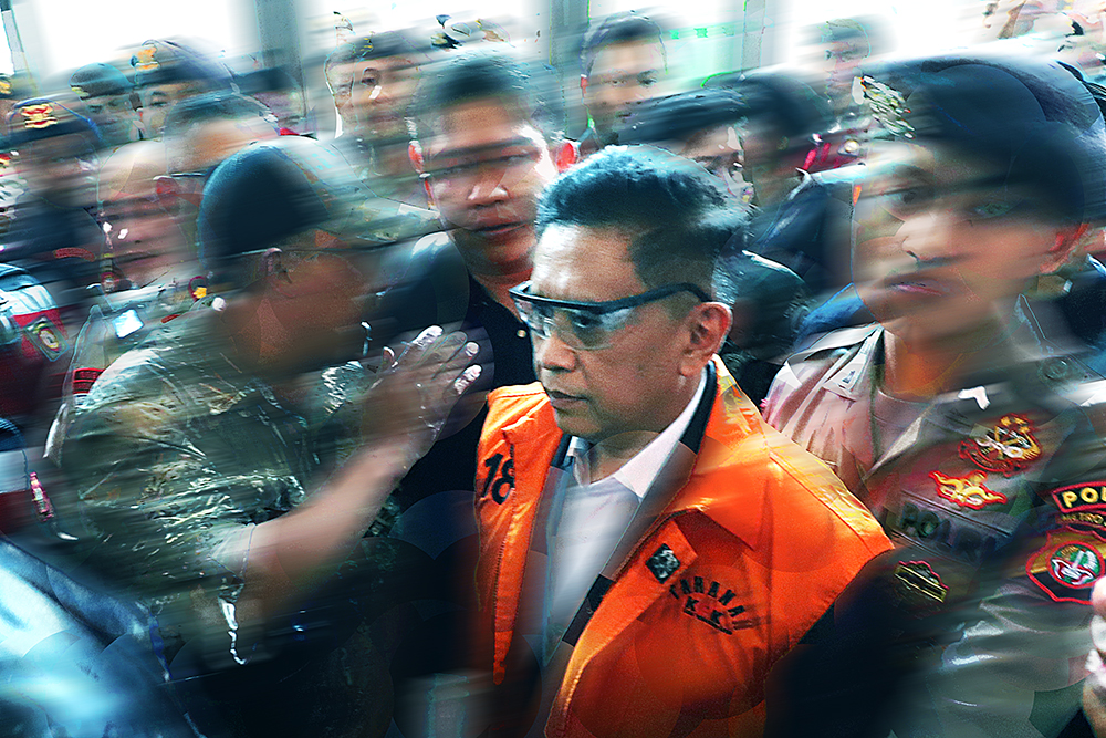Terdakwa kasus dugaan suap pergantian antarwaktu (PAW) untuk anggota DPR Harun Masiku dan perintangan penyidikan Hasto Kristiyanto tiba di Tipikor. (BeritaNasional/Elvis Sendouw)