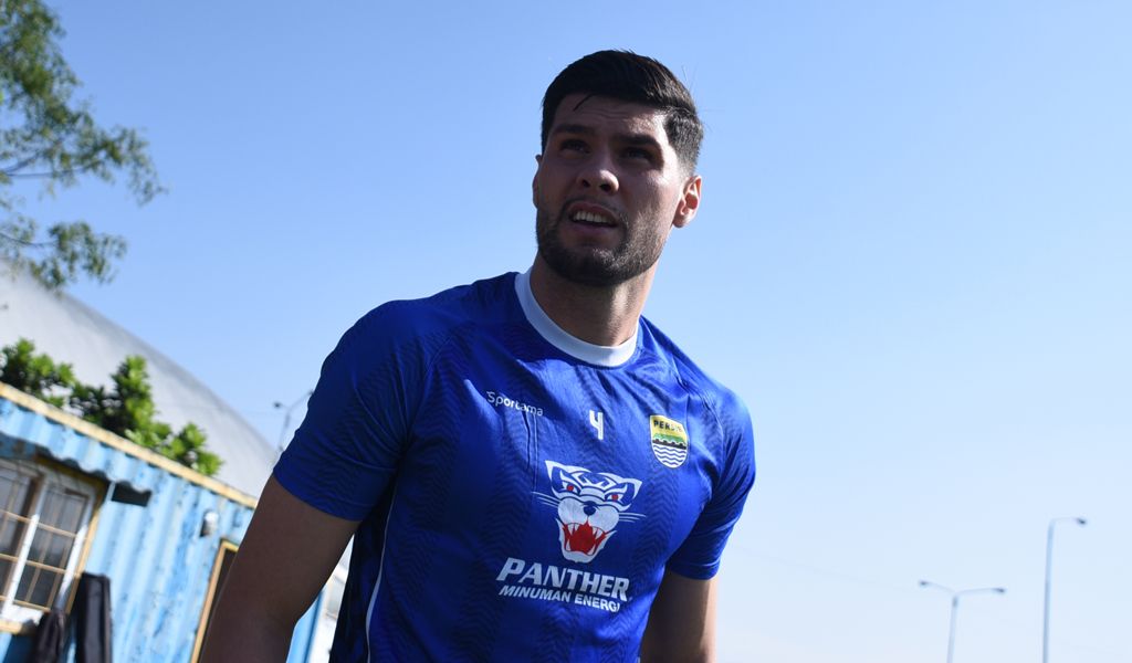 Bek tengah Persib Bandung Julio Cesar. (Foto/persib.co.id)