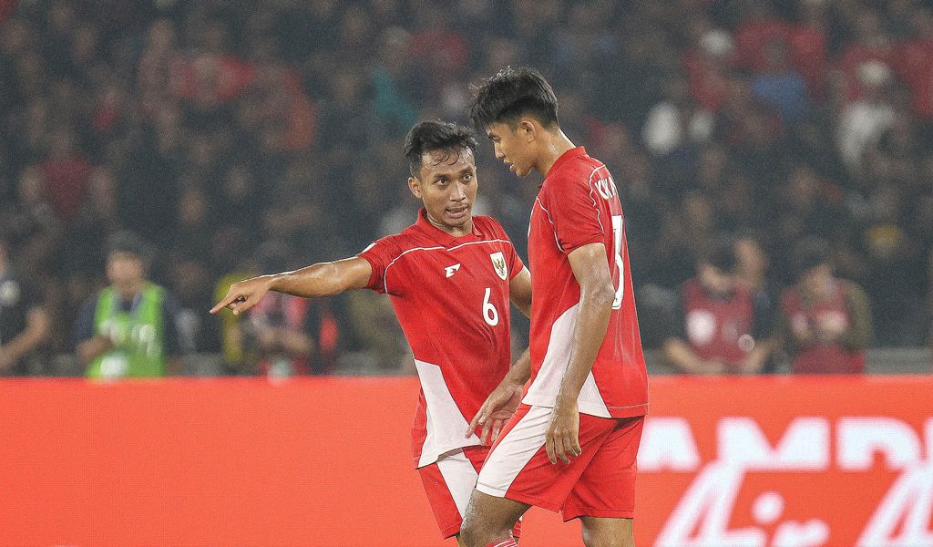 Kakang Rudianto dan Robi Darwis saat memparkuat Timnas Indonesia U-23. (Foto/persib.co.id)