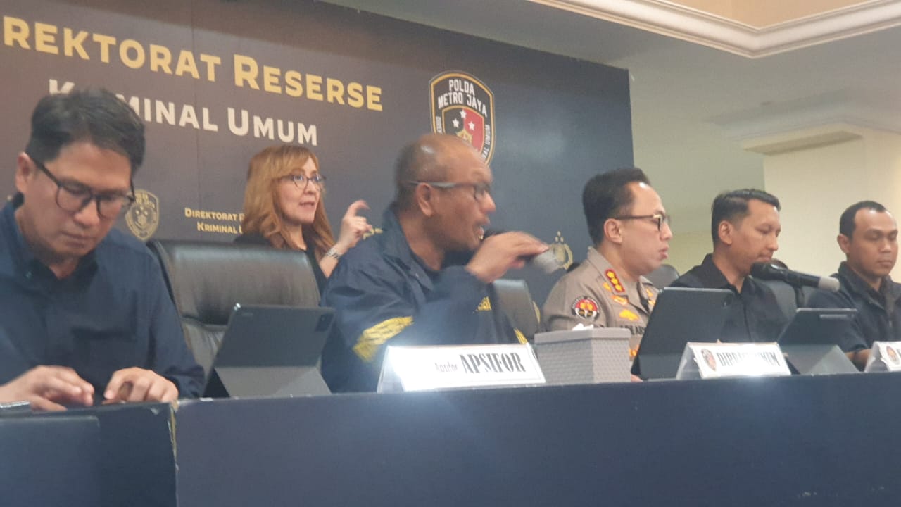 Polda Metro Jaya melakukan konferensi pers kasus kematian diplomat Kemlu Arya Daru. (BeritaNasional/Bachtiarudin Alam)