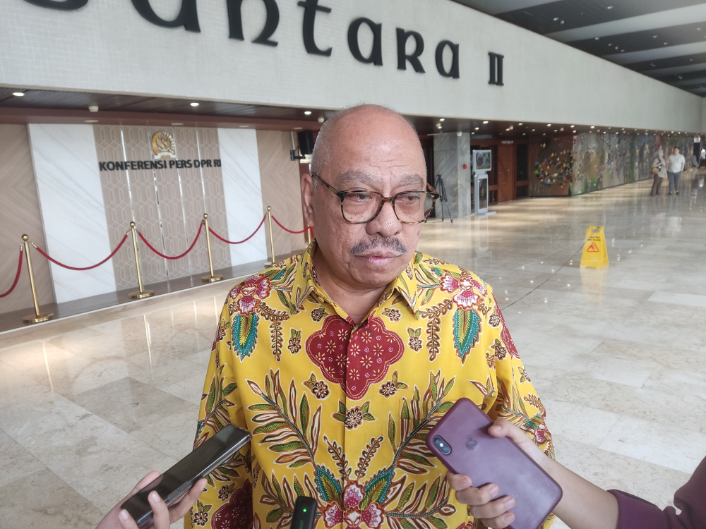 Anggota Komisi XI DPR RI Melchias Markus Mekeng saat diwawancarai. (BeritaNasional/Ahda Bayhaqi)