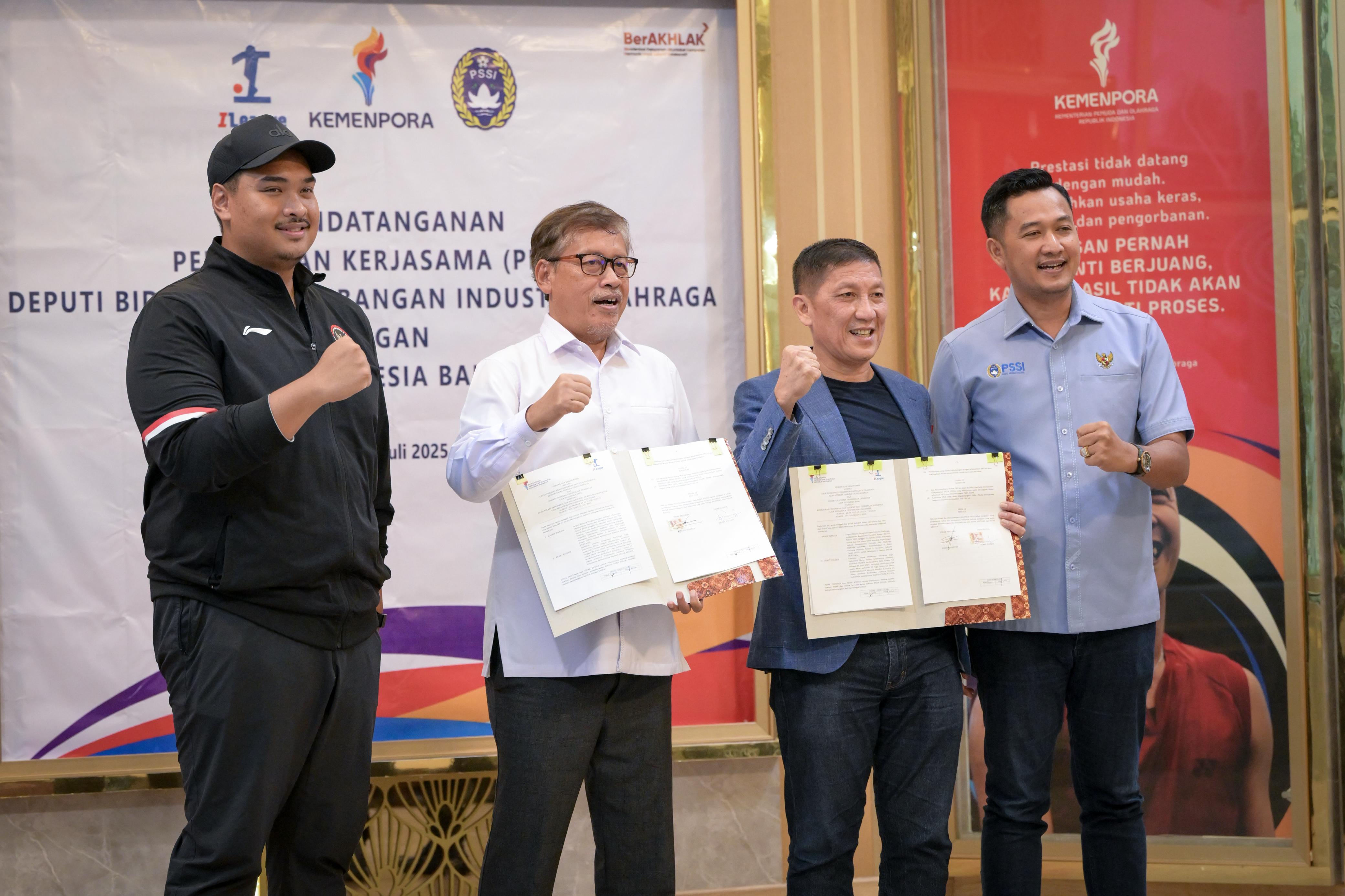 Kemenpora dan I.League Teken Kerja Sama Edukasi Suporter Jelang Musim Baru. (Foto/I.League)