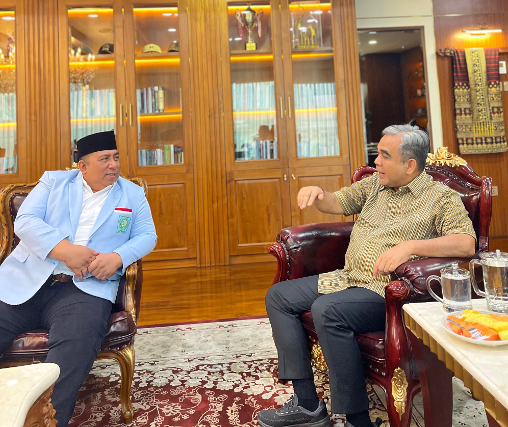 Ketua MPR Ahmad Muzani (kanan) bersama Ketua MPP BKPRMI Datuk H Said Aldi Al Idrus. (Foto/Istimewa)