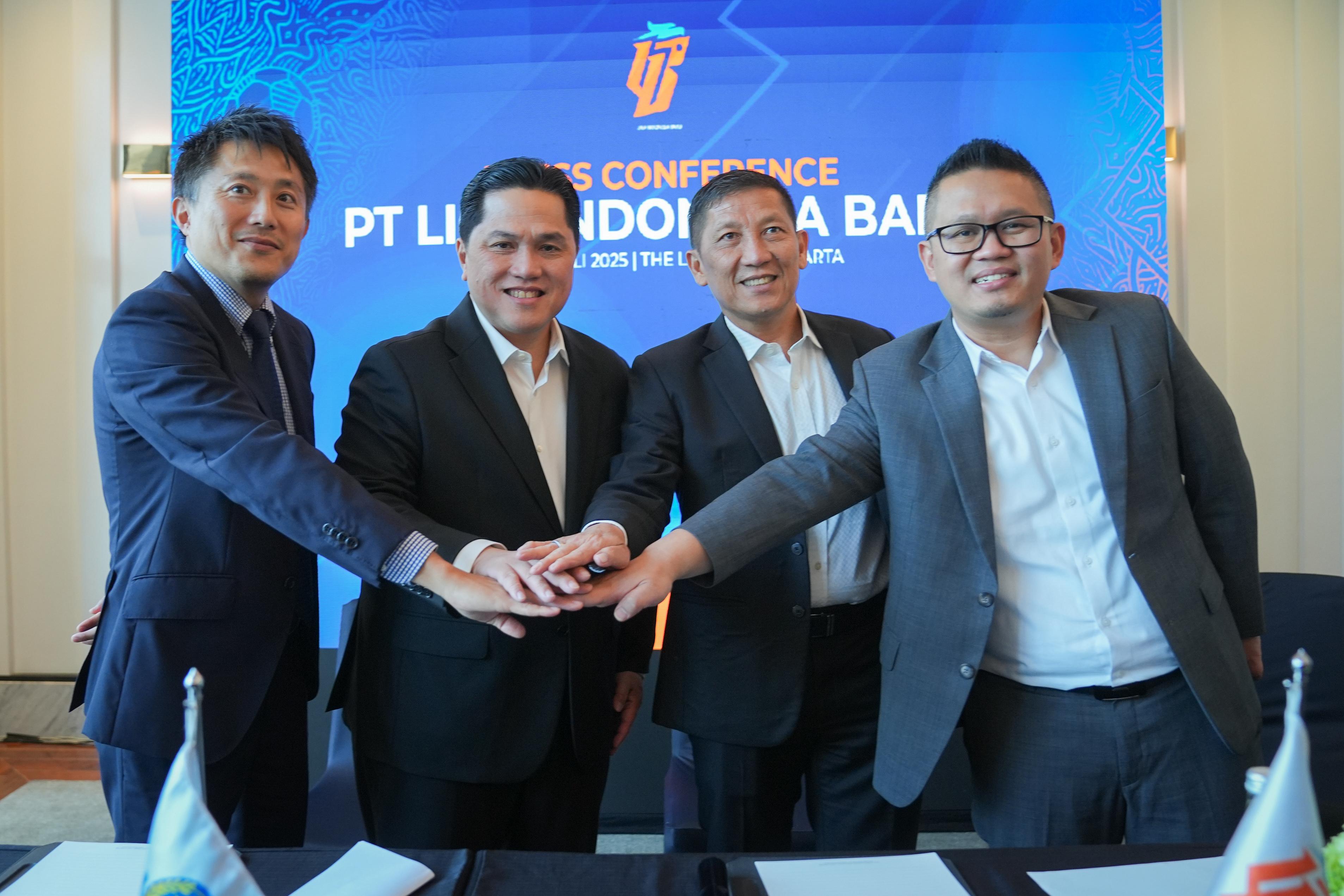 Ketua Umum PSSI Erick Thohir bersama jajaran LIB. (Foto/PSSI)