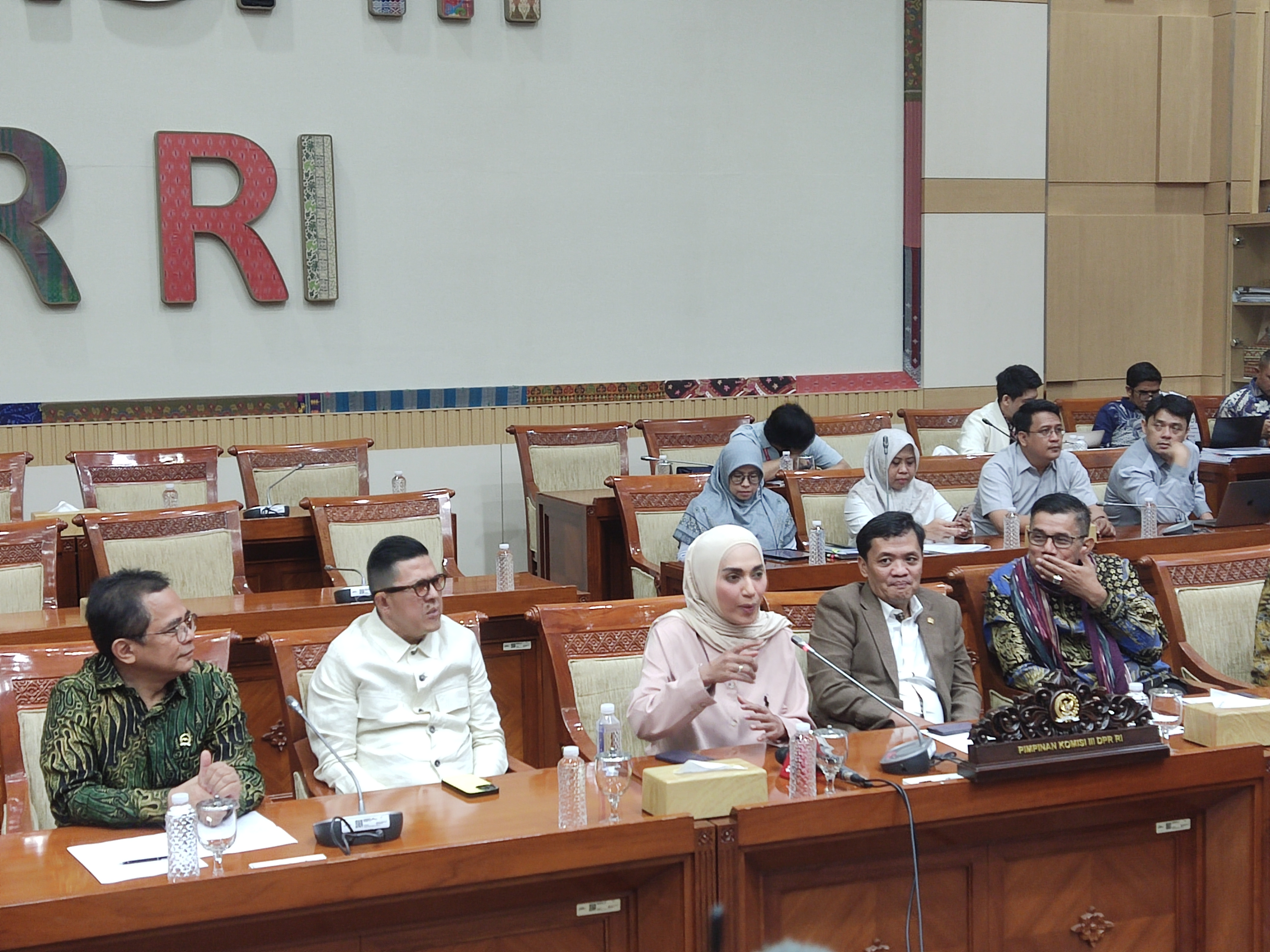 Konpers Komisi III DPR terkait RKUHAP. (BeritaNasional/Ahda)