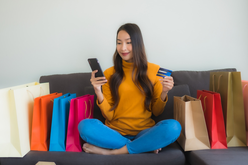 Ilustrasi belanja online. (Foto/Freepik)