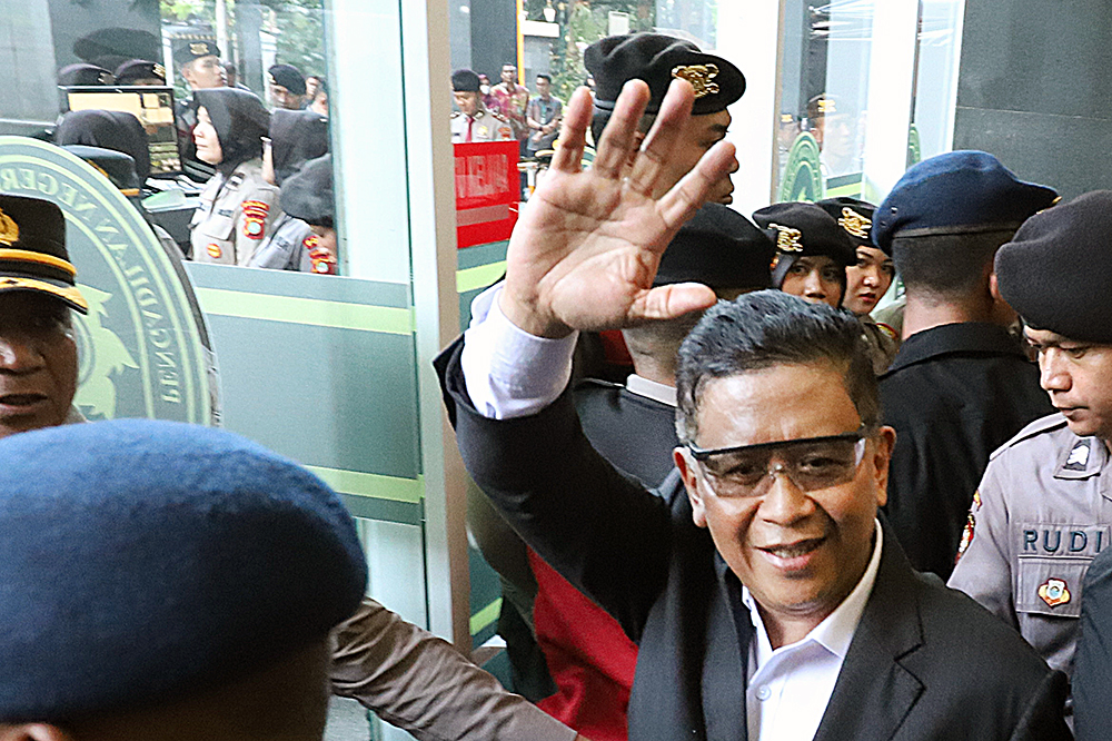 Majelis hakim Pengadilan Tipikor menjatuhkan vonis 3 tahun 6 bulan serta denda Rp250 juta subsider pidana kurungan selama 3 bulan terhadap Hasto Kristiyanto. (BeritaNasional/Elvis Sendouw)