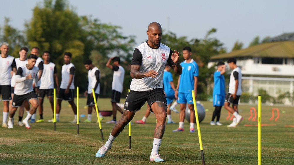 David da Silva, bomber anyar Malut United, sedang berlatih bersama rekan setim. (Foto/I League)