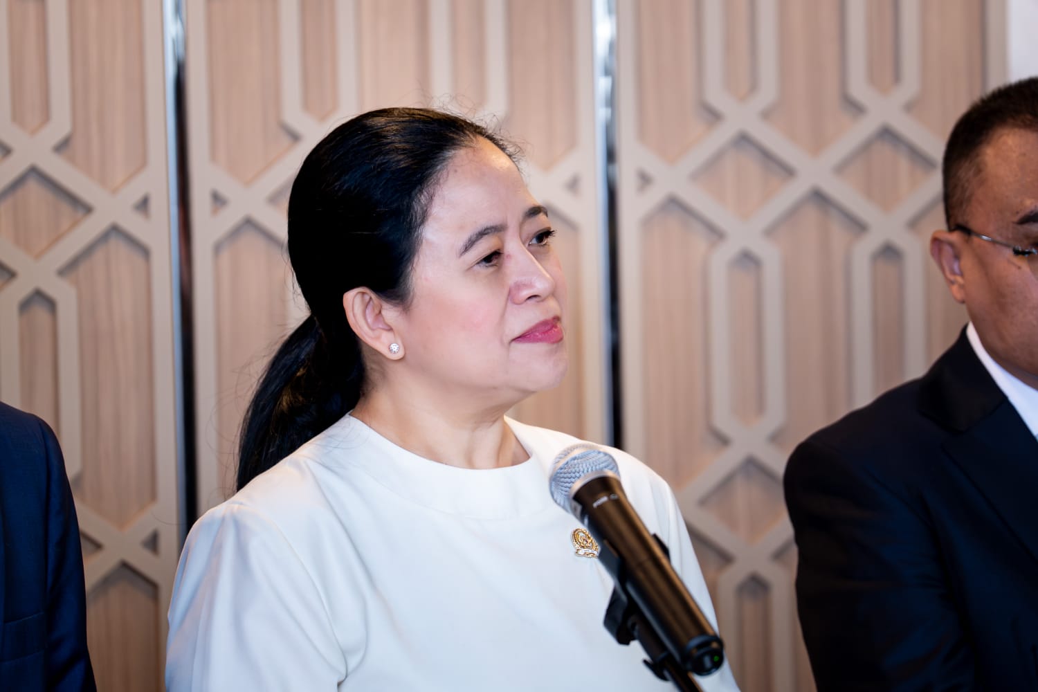 Ketua DPR Puan Maharani memberikan keterangan pers di gedung DPR Senayan Jakarta. (BeritaNasional/dok DPR)