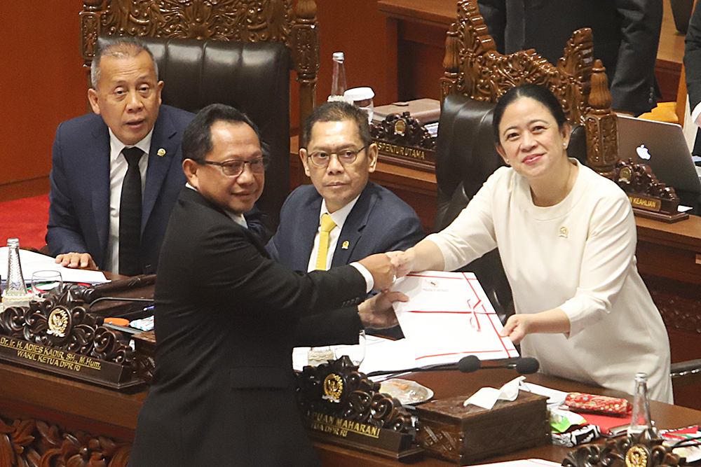 Rapat Paripurna DPR Ke-25 Masa Sidang IV Tahun Sidang 2024-2025. (BeritaNasional/Elvis Sendouw)