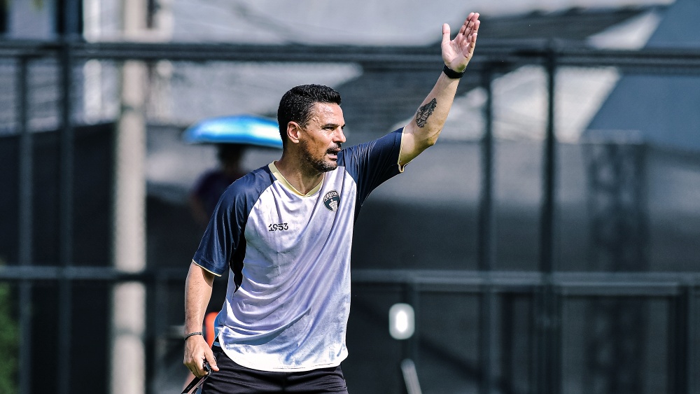 Pelatih Persita Carlos Pena. (Foto/I League)