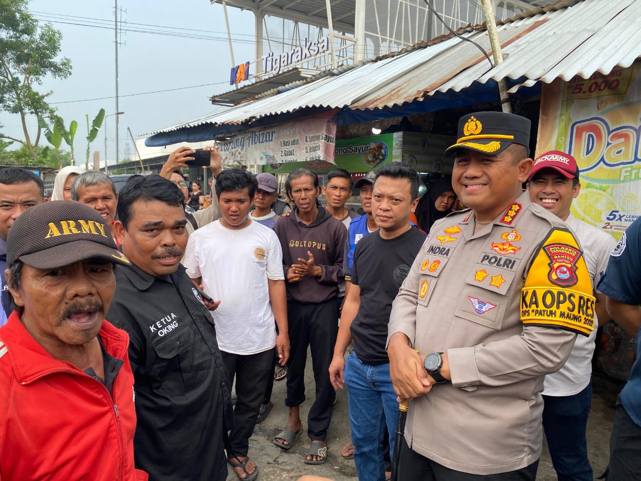 Polisi turun ke lapangan menyikapi kejadian viral sejumlah opang mencegat sopir taksi online di Stasiun Tigaraksa, Kabupaten Tangerang. (Foto/Istimewa)