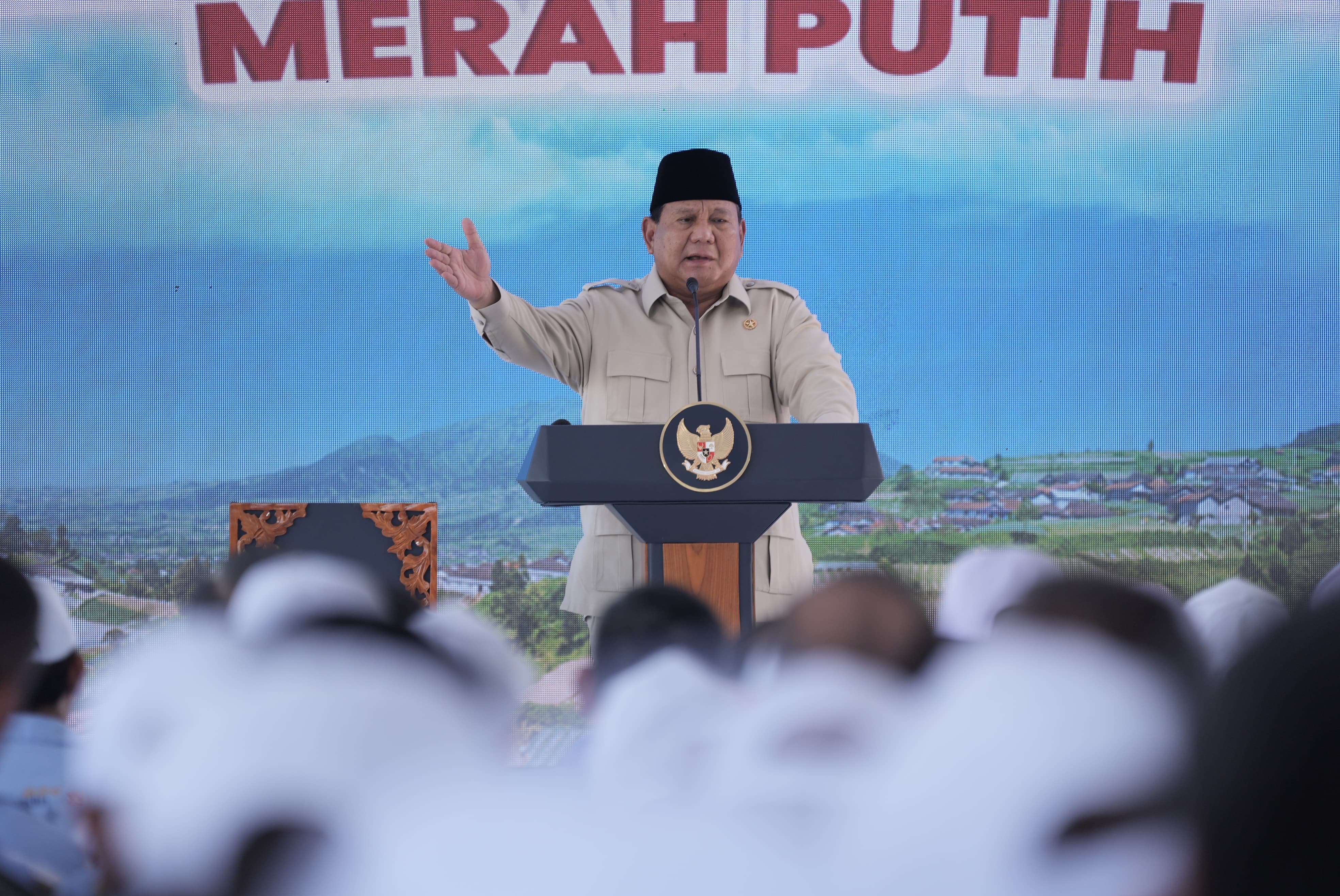 Presiden Prabowo Subianto saat peluncuran kelembagaan 80 ribu Koperasi Desa/Kelurahan (Kopdes) Merah Putih. (Foto/istimewa)