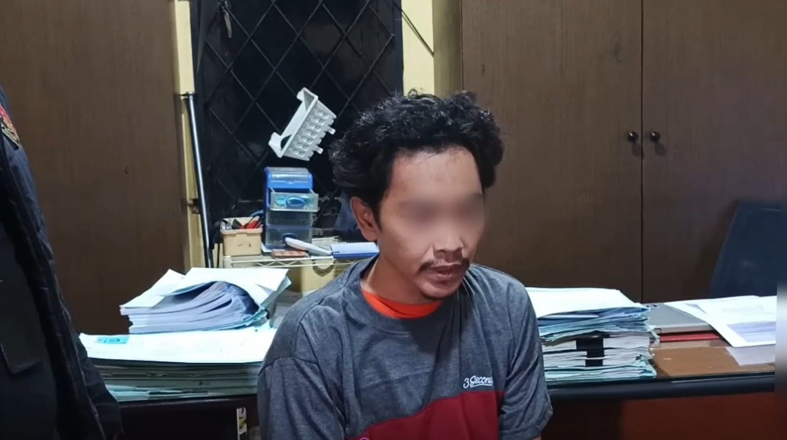 Pelaku SB diringkus polisi setelah bawa kabur anak gadis orang. (BeritaNasional/Bachtiarudin)