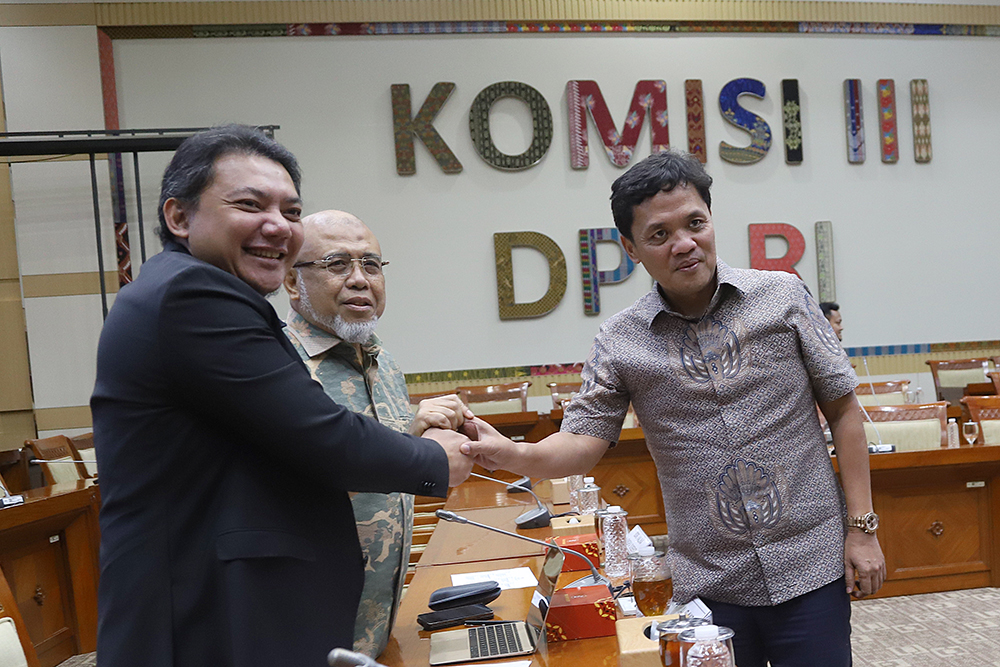 RDPU Komisi III membahas  putusan Mahkamah Konstitusi (MK) terkait pemisahan pemilu antara pemilu lokal dan pemilu nasional. (BeritaNasional/Elvis Sendouw)