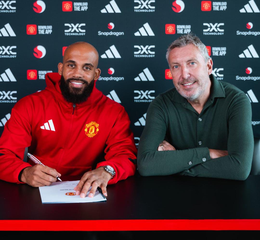 Pesepak bola Bryan Mbeumo menandatangani kontrak bersama Man United. (Foto/Instagram Man United)