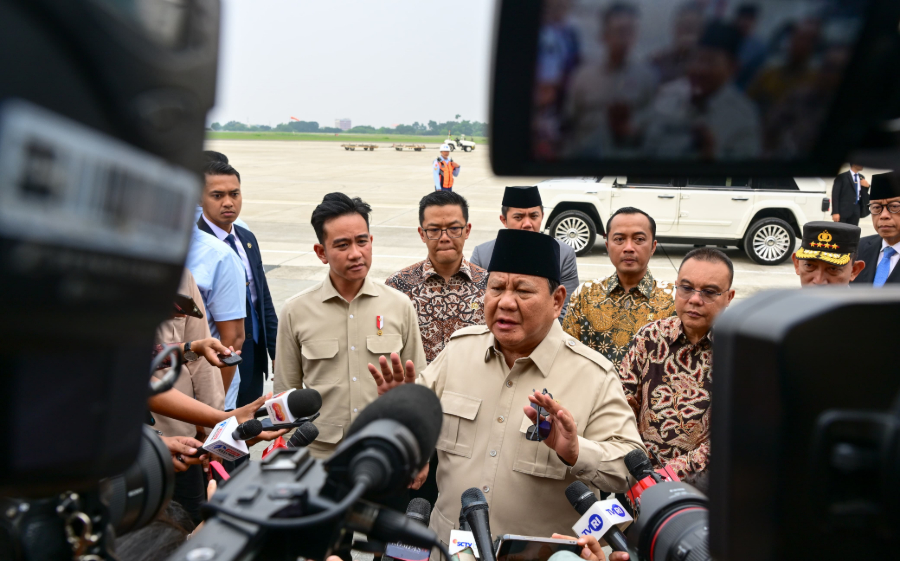 Presiden Prabowo saat berada di Pangkalan TNI AU Halim Perdanakusuma, Jakarta, pada Rabu, 16 Juli 2025. (Foto/Setpres)