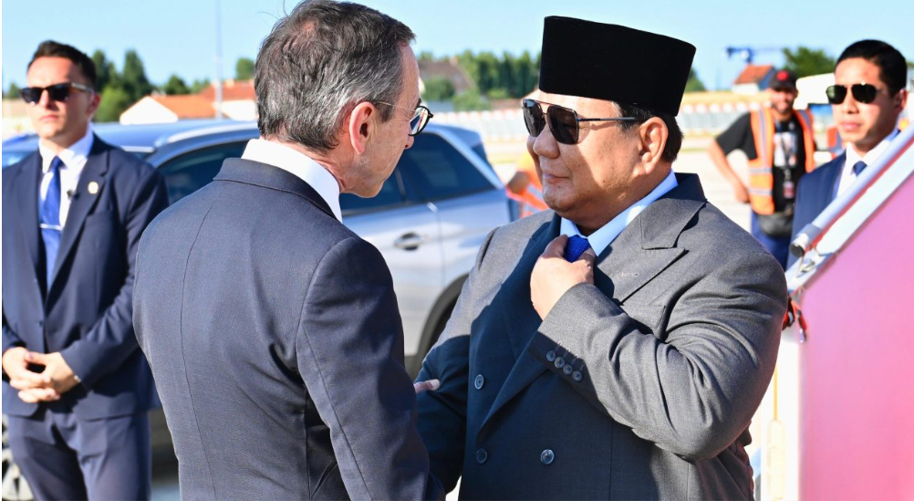 Presiden Indonesia Prabowo Subianto saat tiba di Paris, Prancis. (Foto/BPMI)